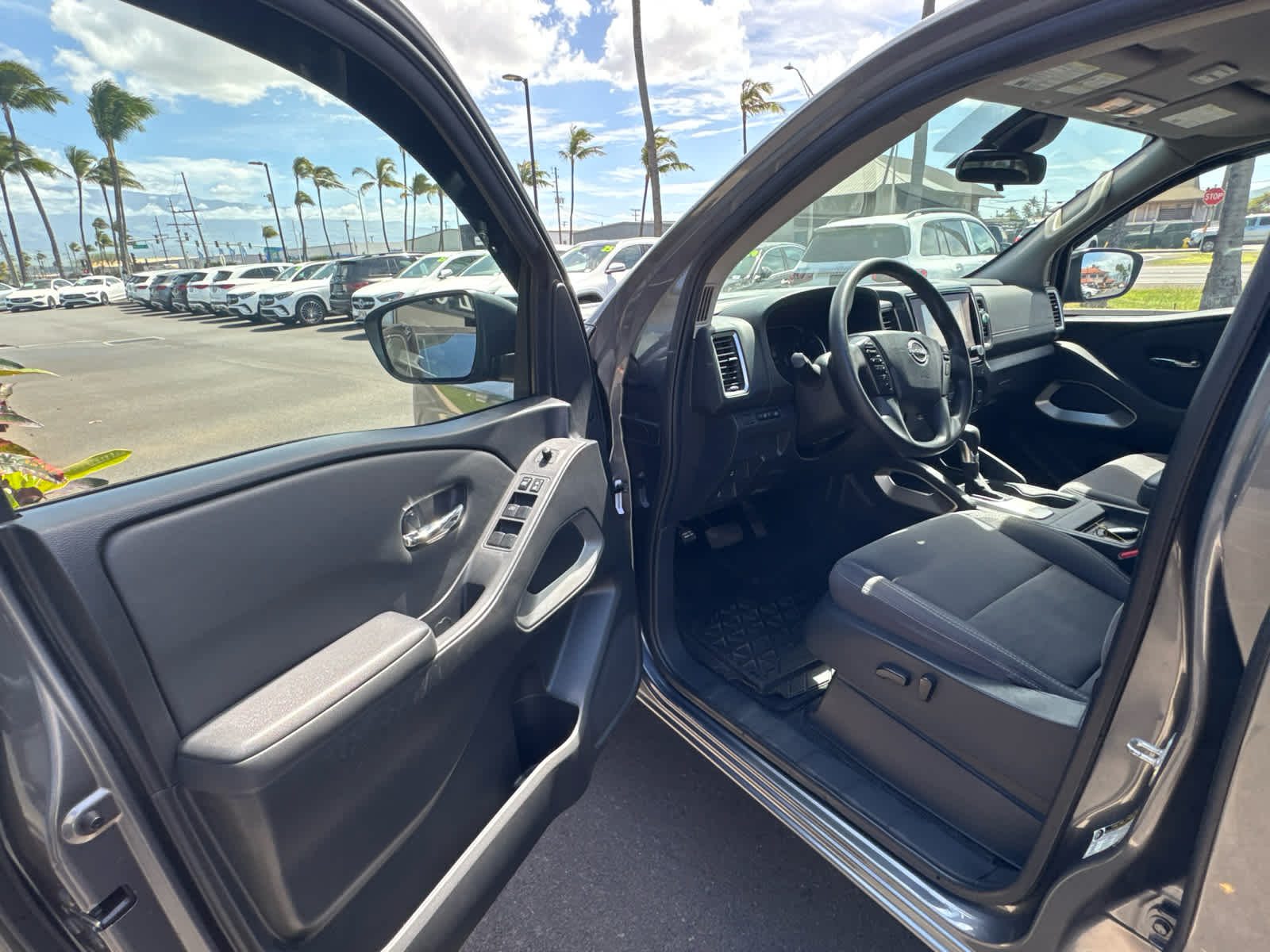 2023 Nissan Frontier SV