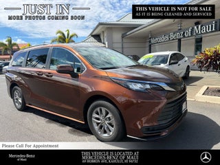 2023 Toyota Sienna LE