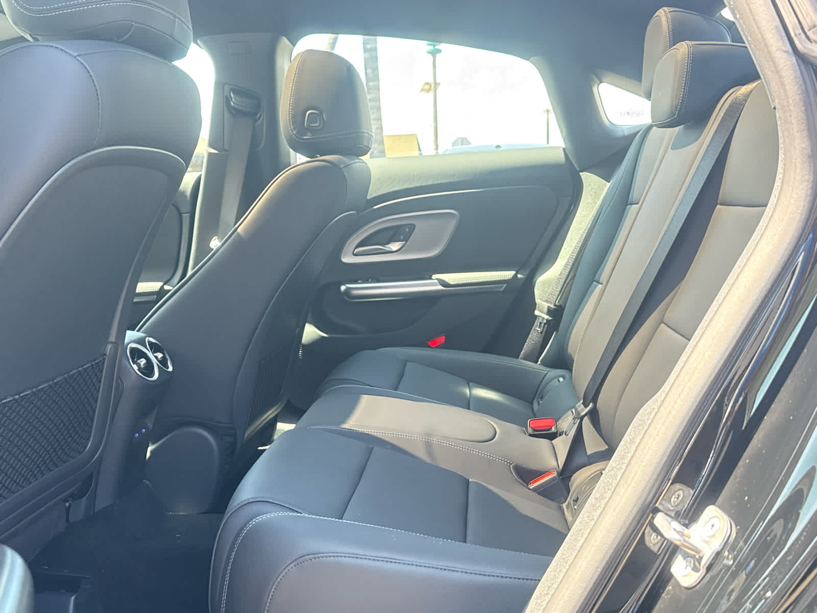 2027 Mercedes-Benz CLA 220 Hybrid FWD