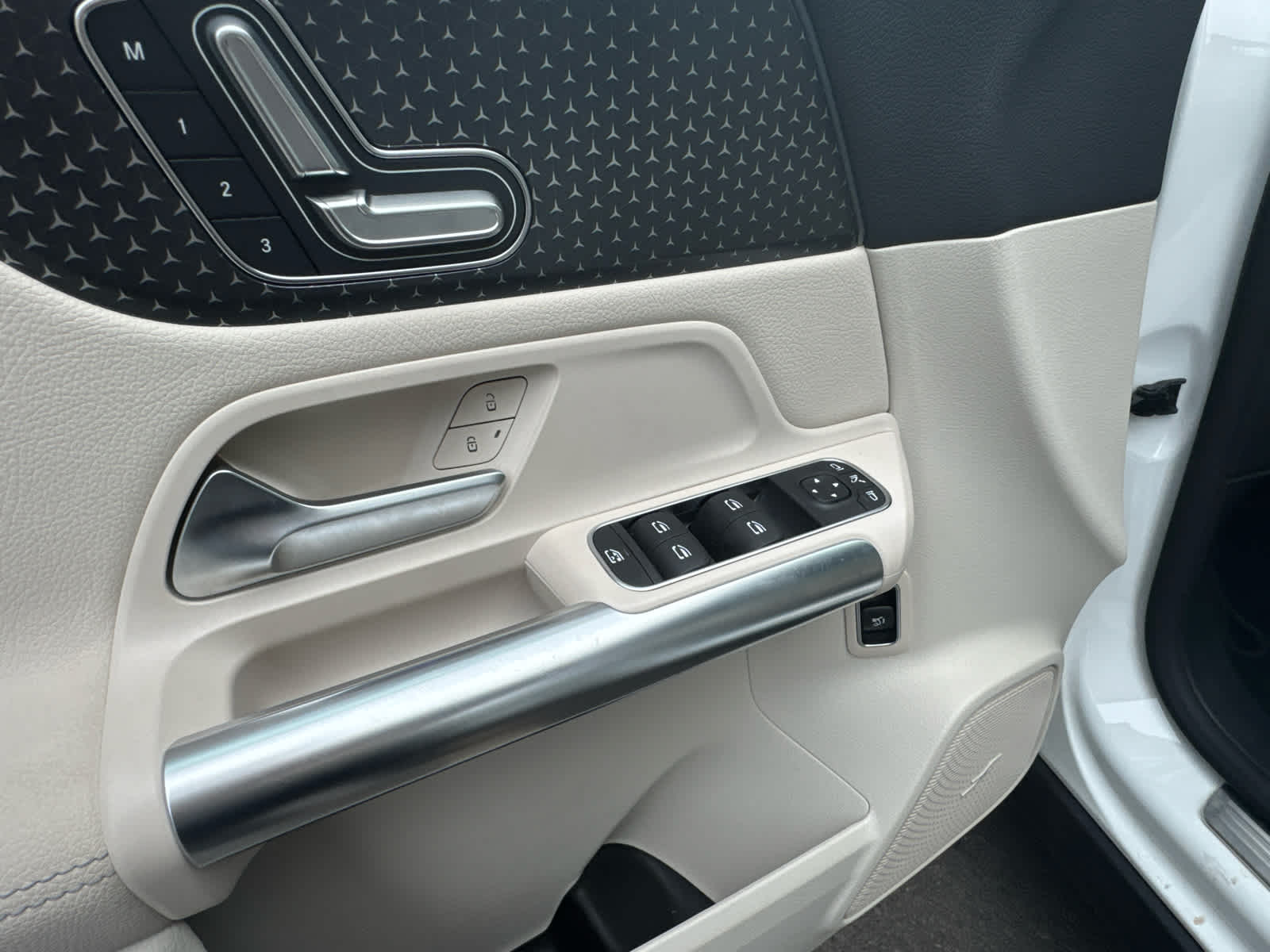 2025 Mercedes-Benz GLA 250 SUV