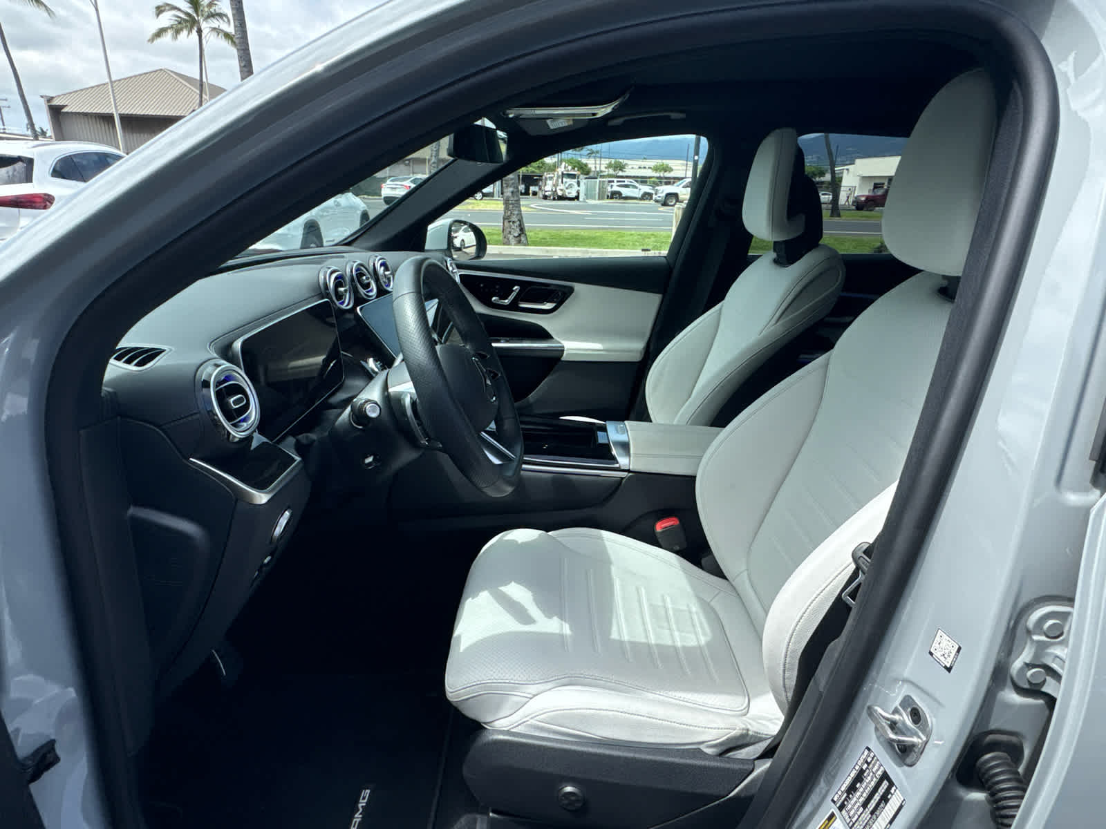 2025 Mercedes-Benz GLC 300 SUV