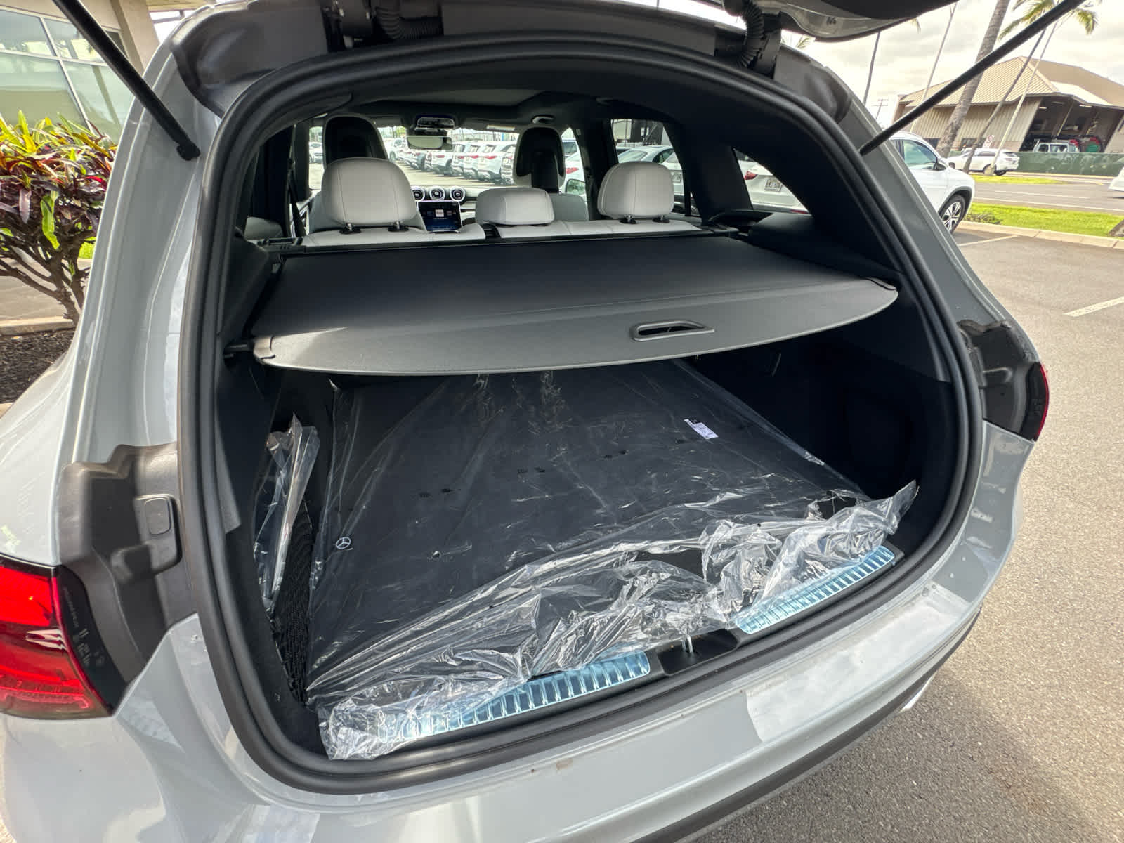 2025 Mercedes-Benz GLC 300 SUV