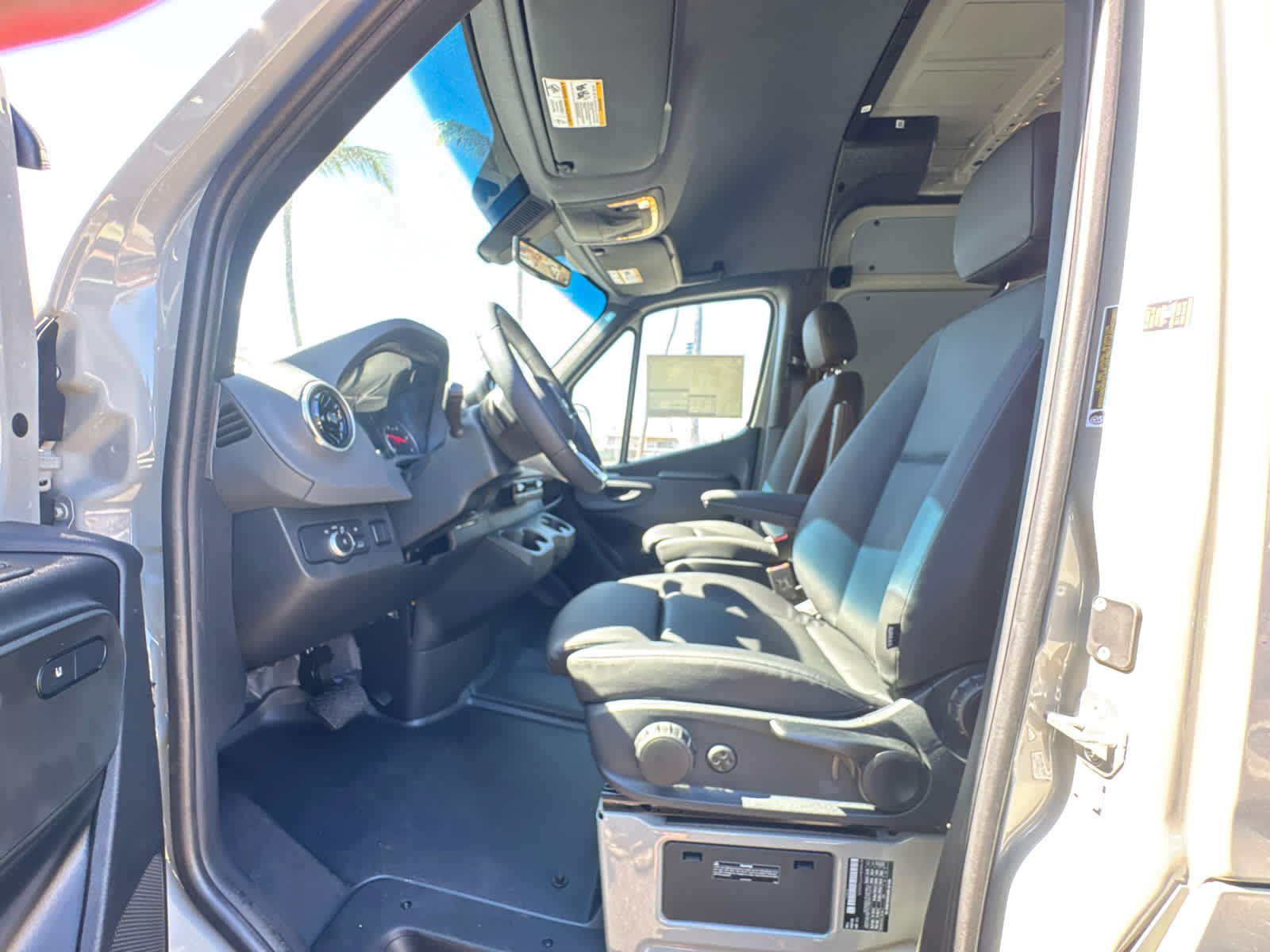 2026 Mercedes-Benz Sprinter 2500 Standard Roof I4 Diesel 144 RWD