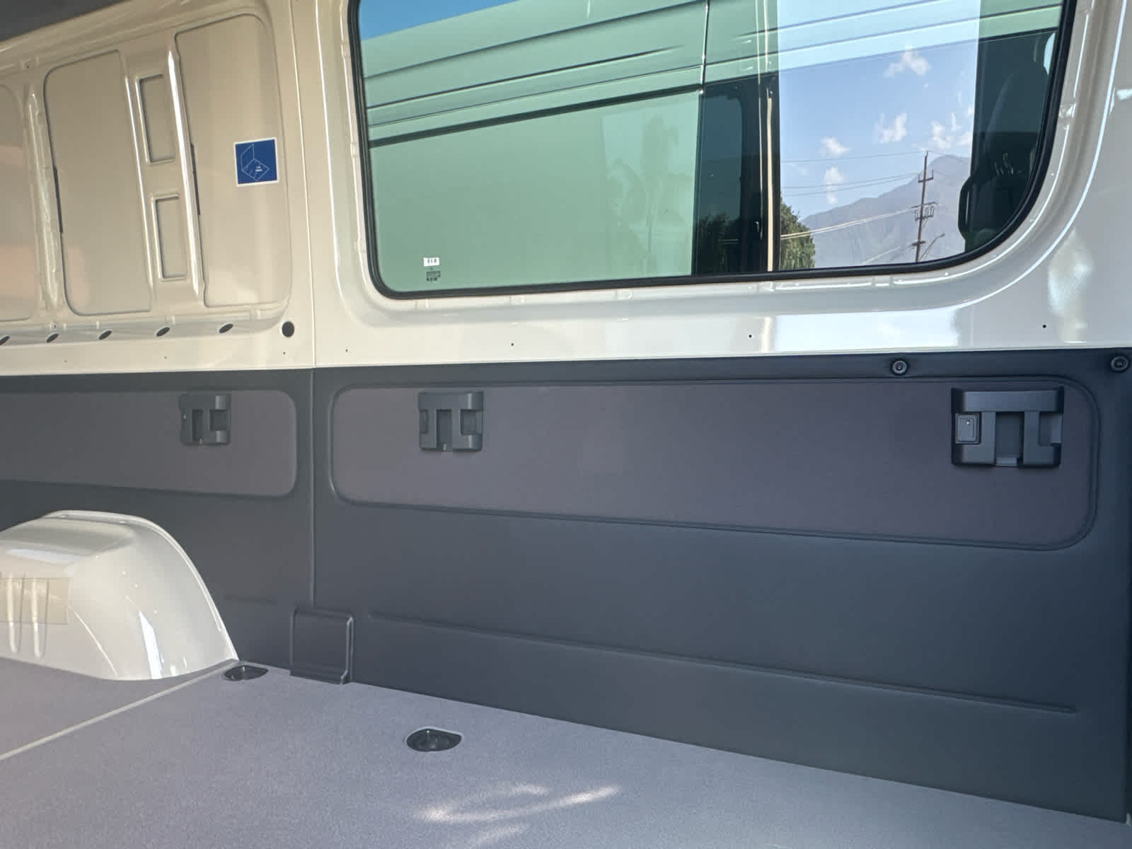 2025 Mercedes-Benz Sprinter 2500 Standard Roof I4 Diesel HO 144" AWD