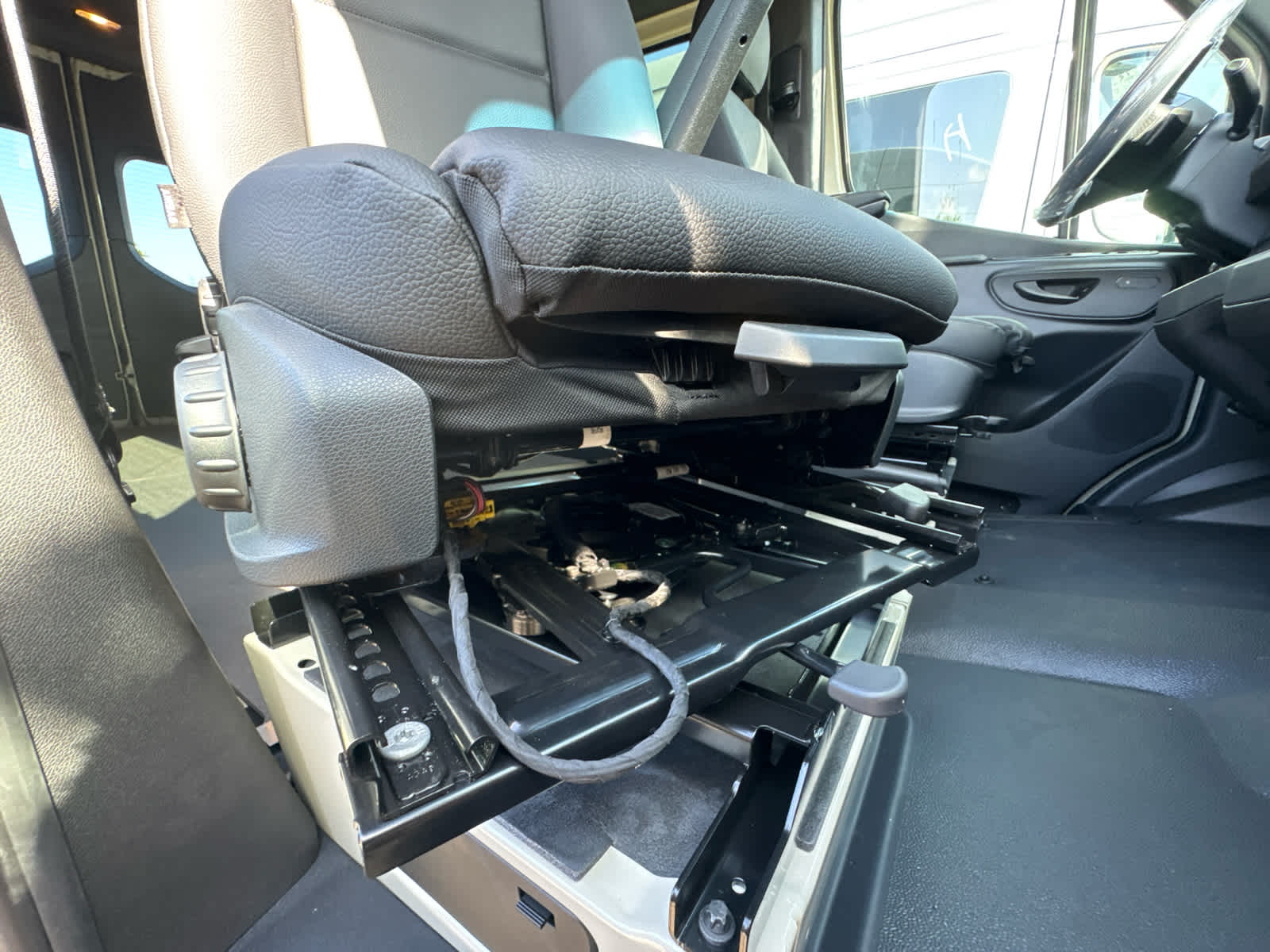 2025 Mercedes-Benz Sprinter 2500 Standard Roof I4 Diesel HO 144" AWD