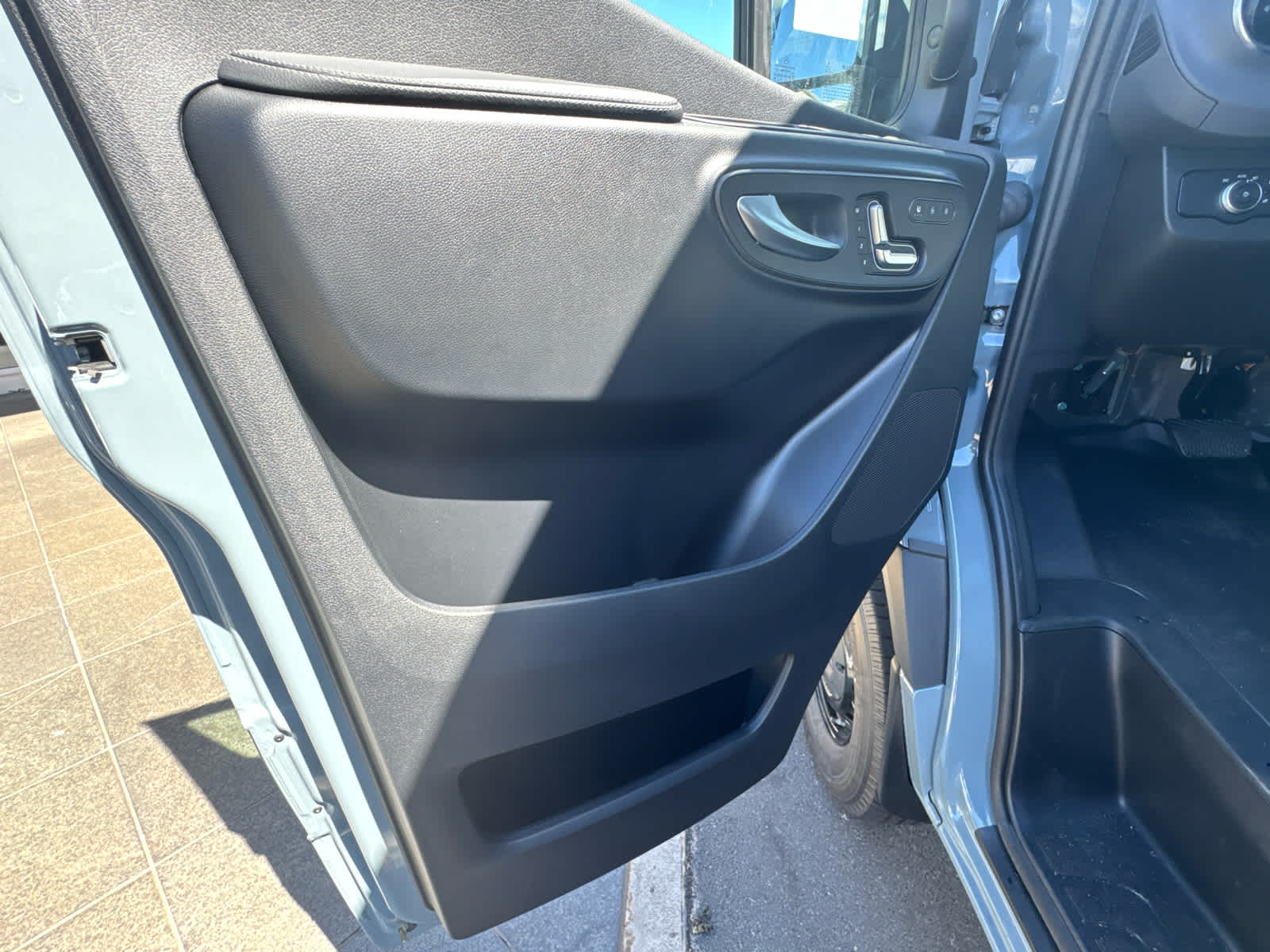 2026 Mercedes-Benz Sprinter 2500 Standard Roof I4 Diesel HO 144 AWD