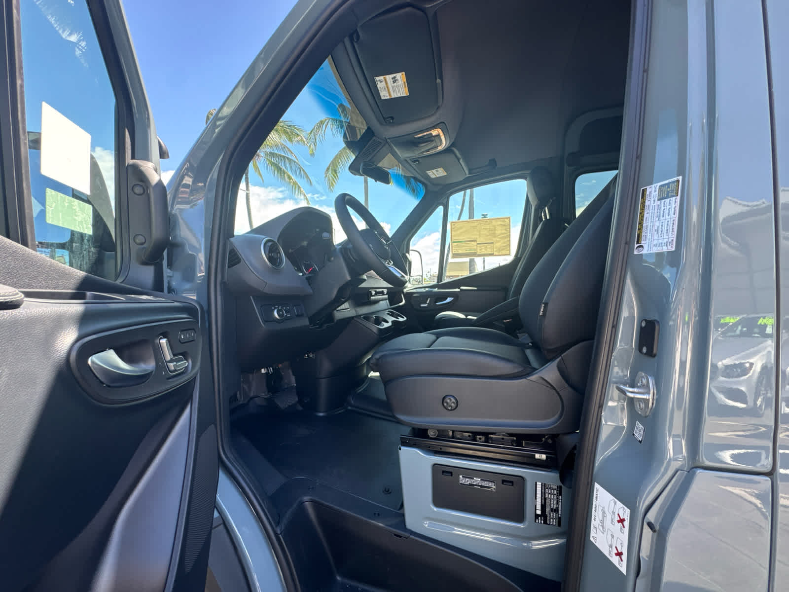2026 Mercedes-Benz Sprinter 2500 Standard Roof I4 Diesel HO 144 AWD
