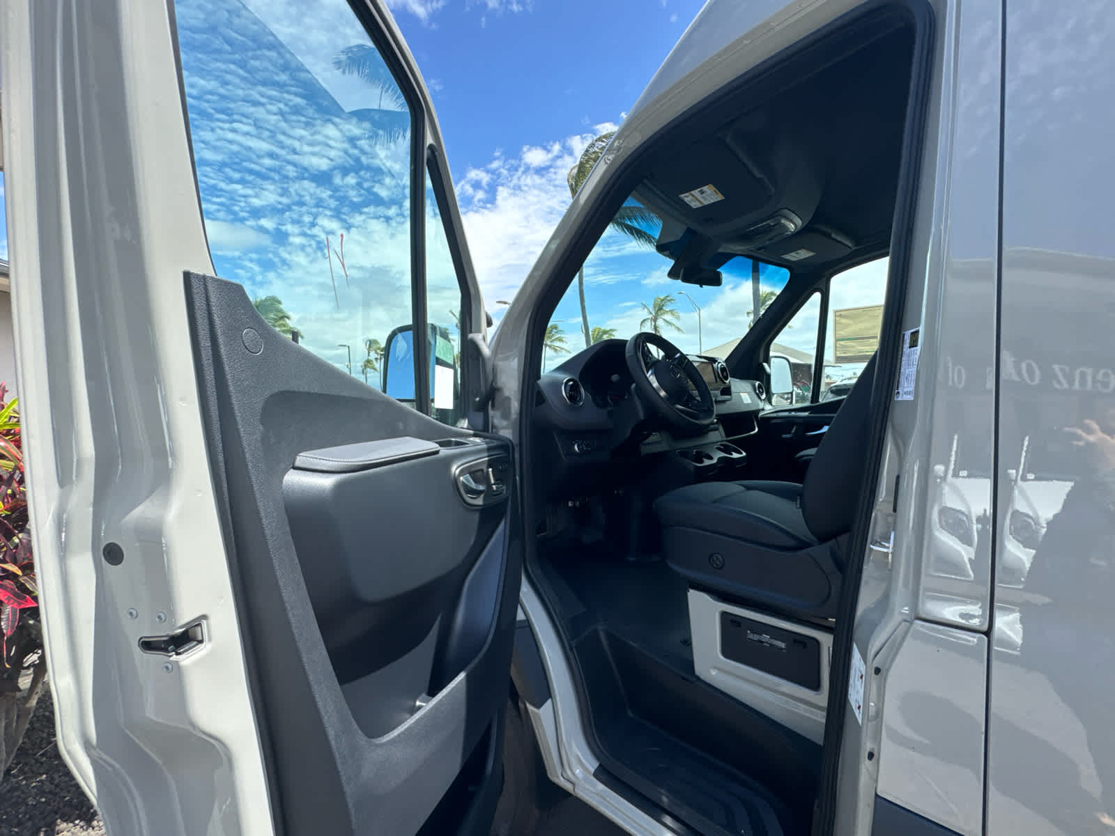 2026 Mercedes-Benz Sprinter 2500 Standard Roof I4 Diesel HO 144 AWD
