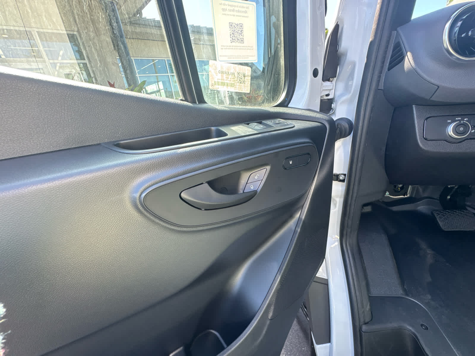 2026 Mercedes-Benz Sprinter 2500 Standard Roof I4 Diesel 144 RWD