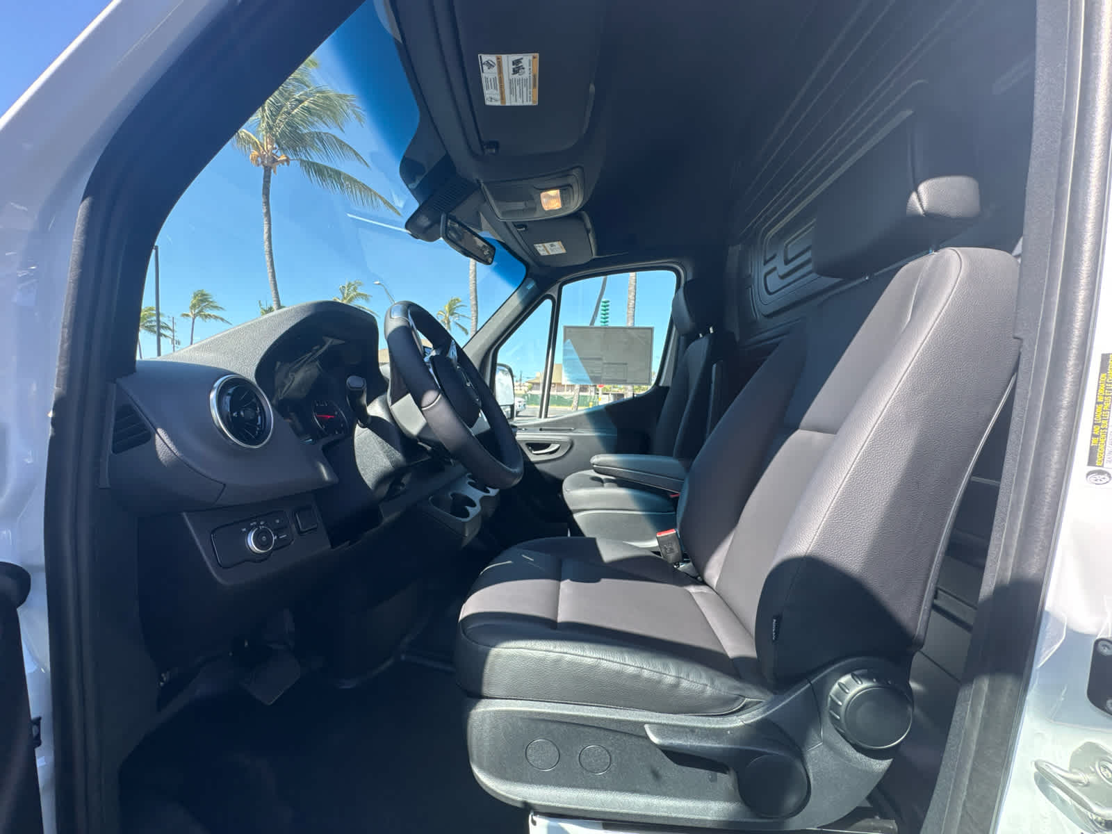 2026 Mercedes-Benz Sprinter 2500 Standard Roof I4 Diesel 144 RWD