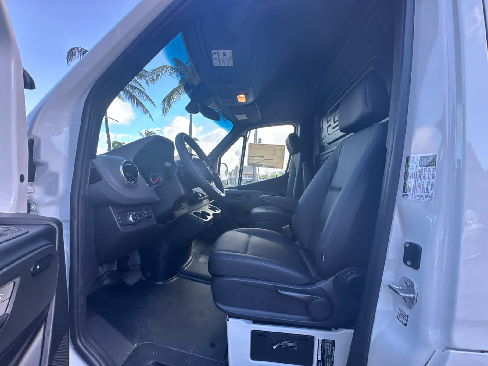 2026 Mercedes-Benz Sprinter 2500 Standard Roof I4 Diesel 144 RWD