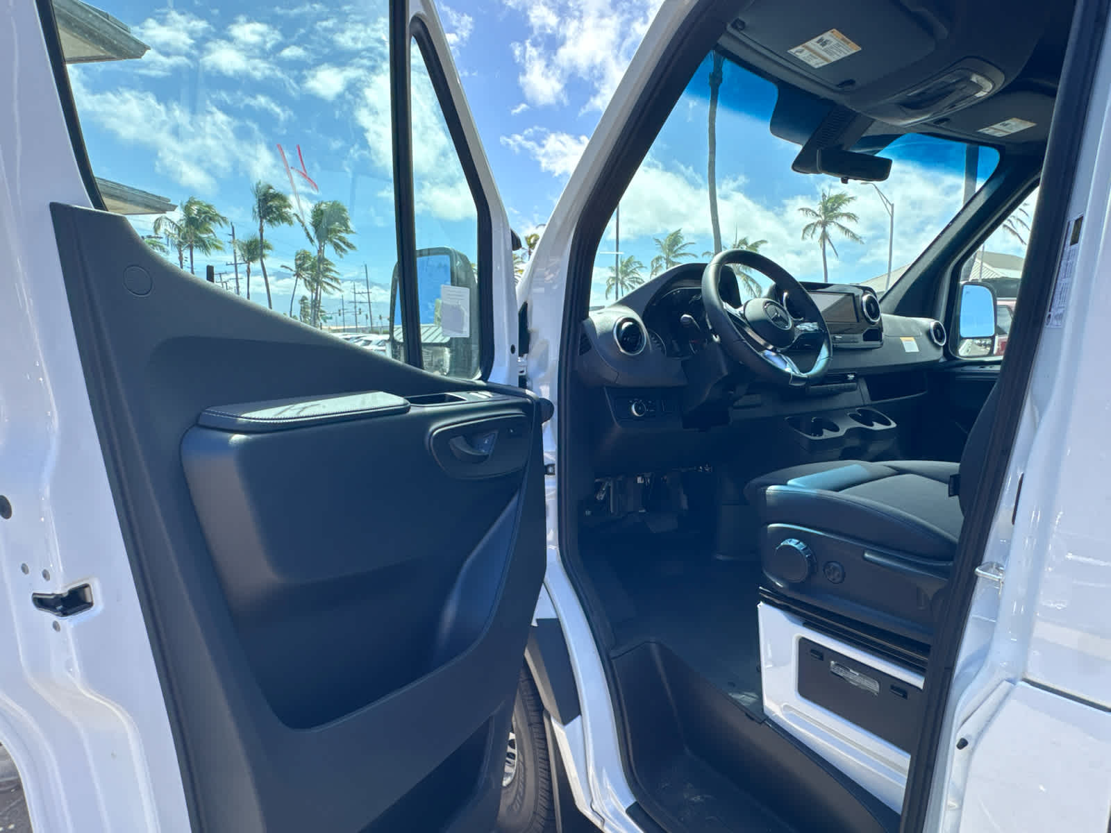 2026 Mercedes-Benz Sprinter 2500 Standard Roof I4 Diesel 144 RWD