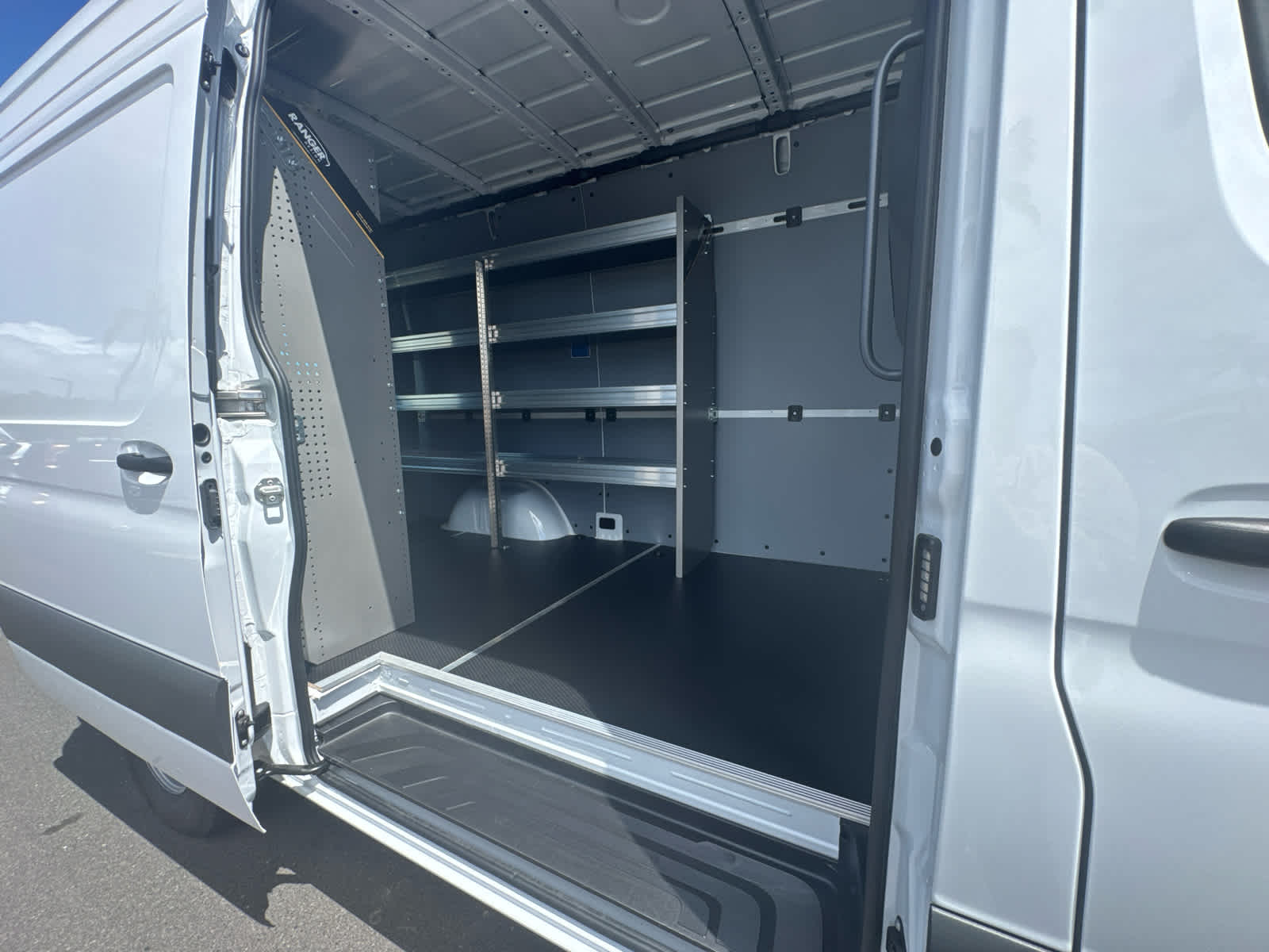 2026 Mercedes-Benz Sprinter 2500 Standard Roof I4 Diesel 144 RWD