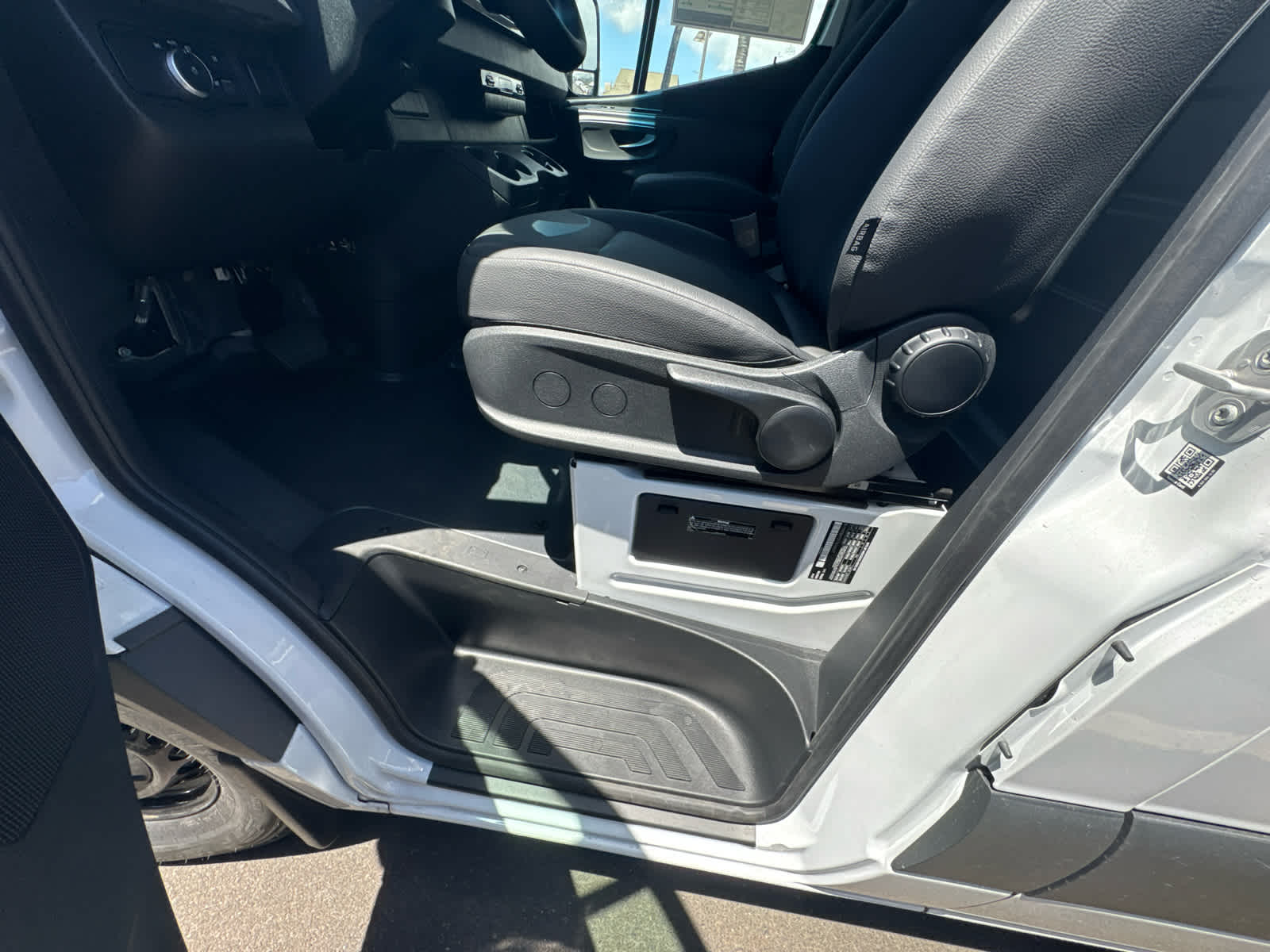 2026 Mercedes-Benz Sprinter 2500 Standard Roof I4 Diesel 144 RWD