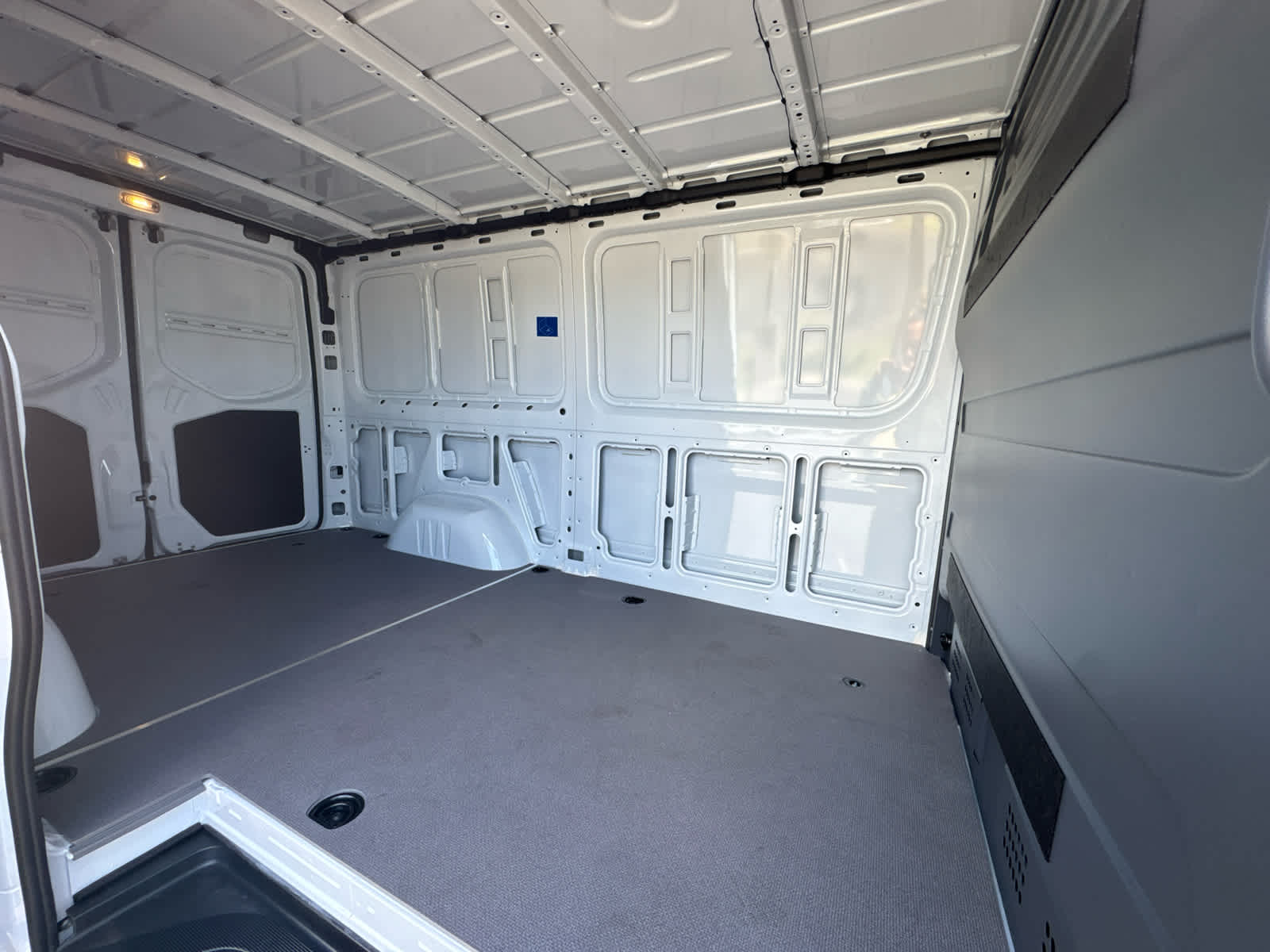 2026 Mercedes-Benz Sprinter 2500 Standard Roof I4 Diesel 144 RWD