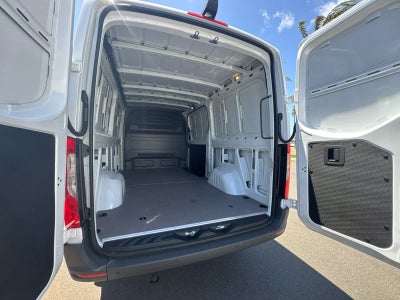 2026 Mercedes-Benz Sprinter 2500 Standard Roof I4 Diesel 144 RWD