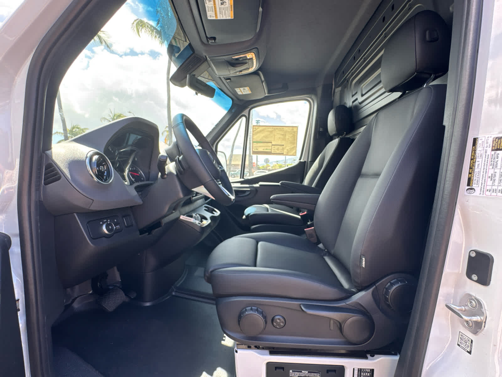 2026 Mercedes-Benz Sprinter 2500 Standard Roof I4 Diesel 144 RWD