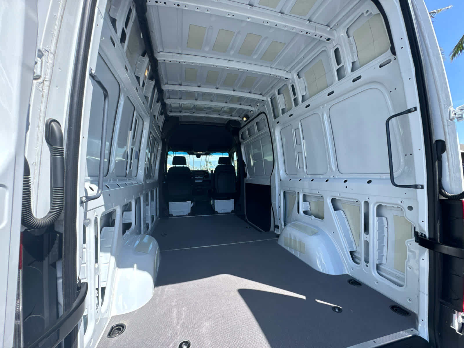 2025 Mercedes-Benz Sprinter Cargo Van 2500 Standard Roof I4 Diesel HO 144 RWD