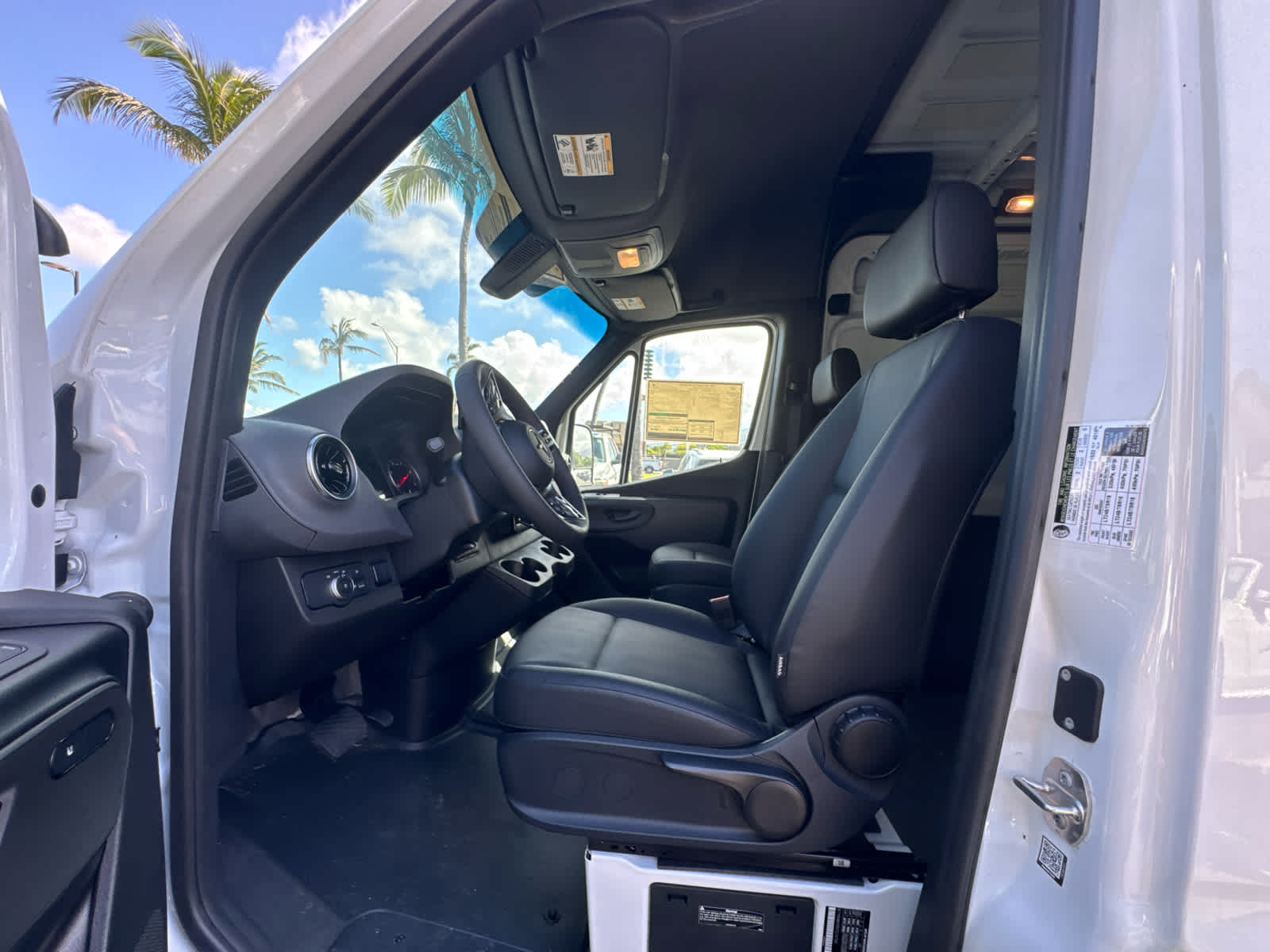2025 Mercedes-Benz Sprinter Cargo Van 2500 Standard Roof I4 Diesel HO 144 RWD