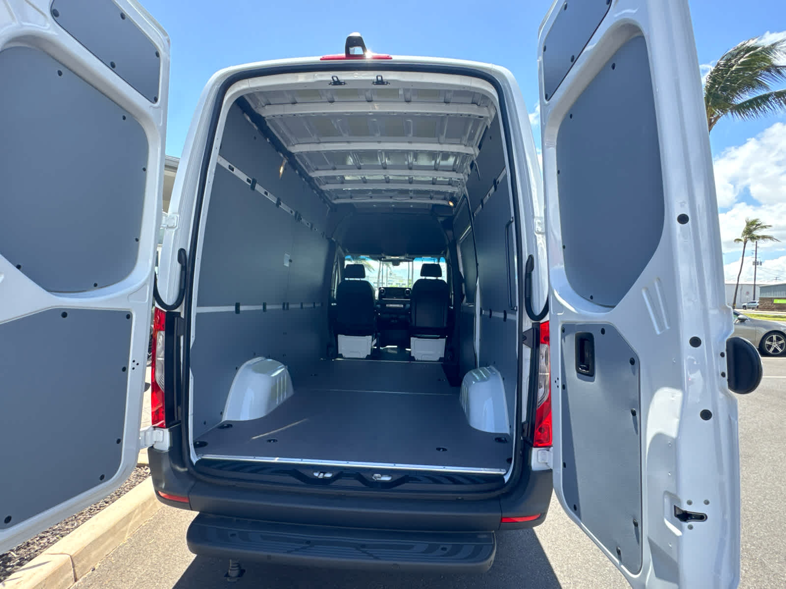 2026 Mercedes-Benz Sprinter 2500 Standard Roof I4 Diesel HO 144 RWD