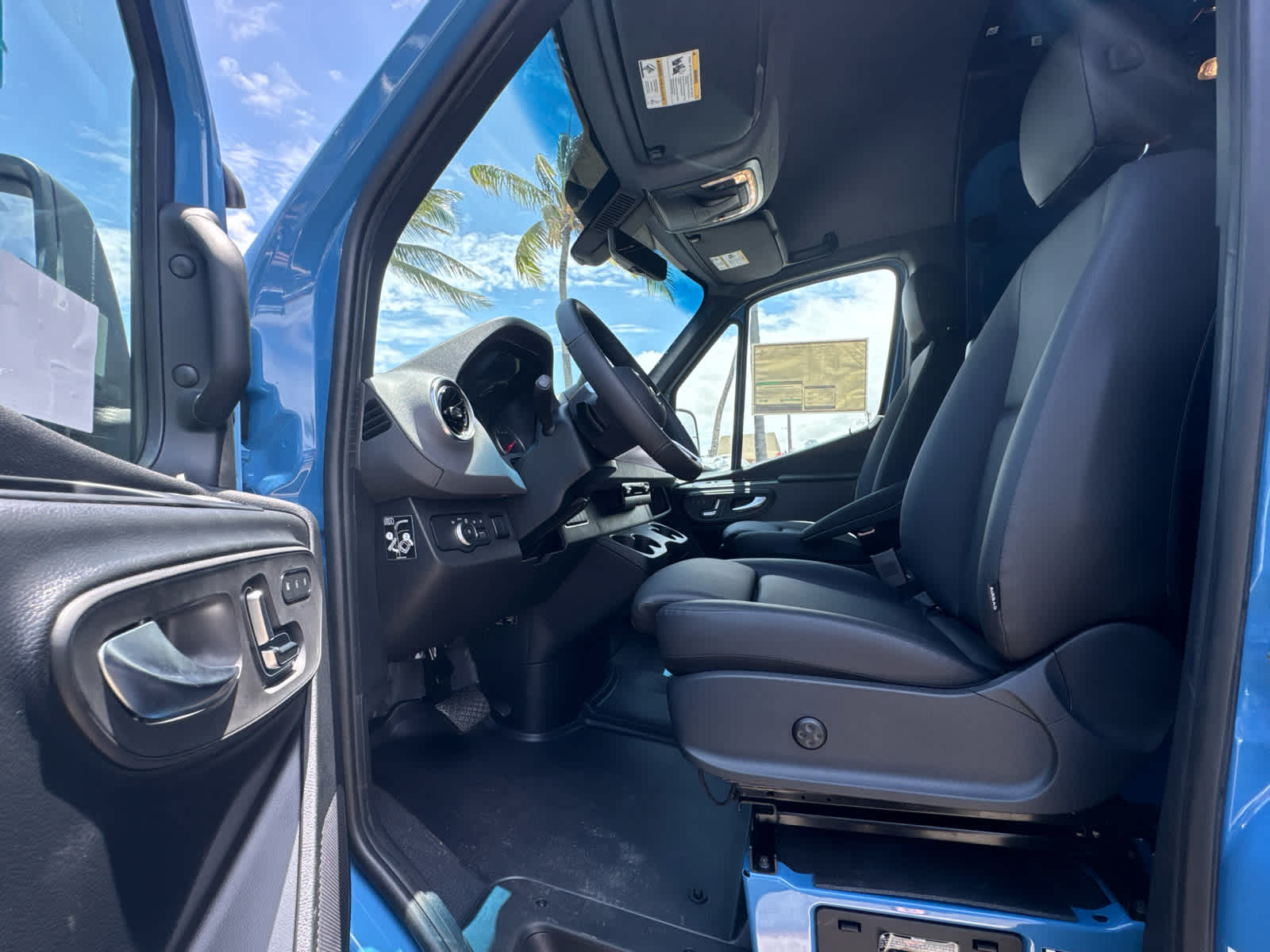 2026 Mercedes-Benz Sprinter 2500 Standard Roof I4 Diesel HO 144 AWD
