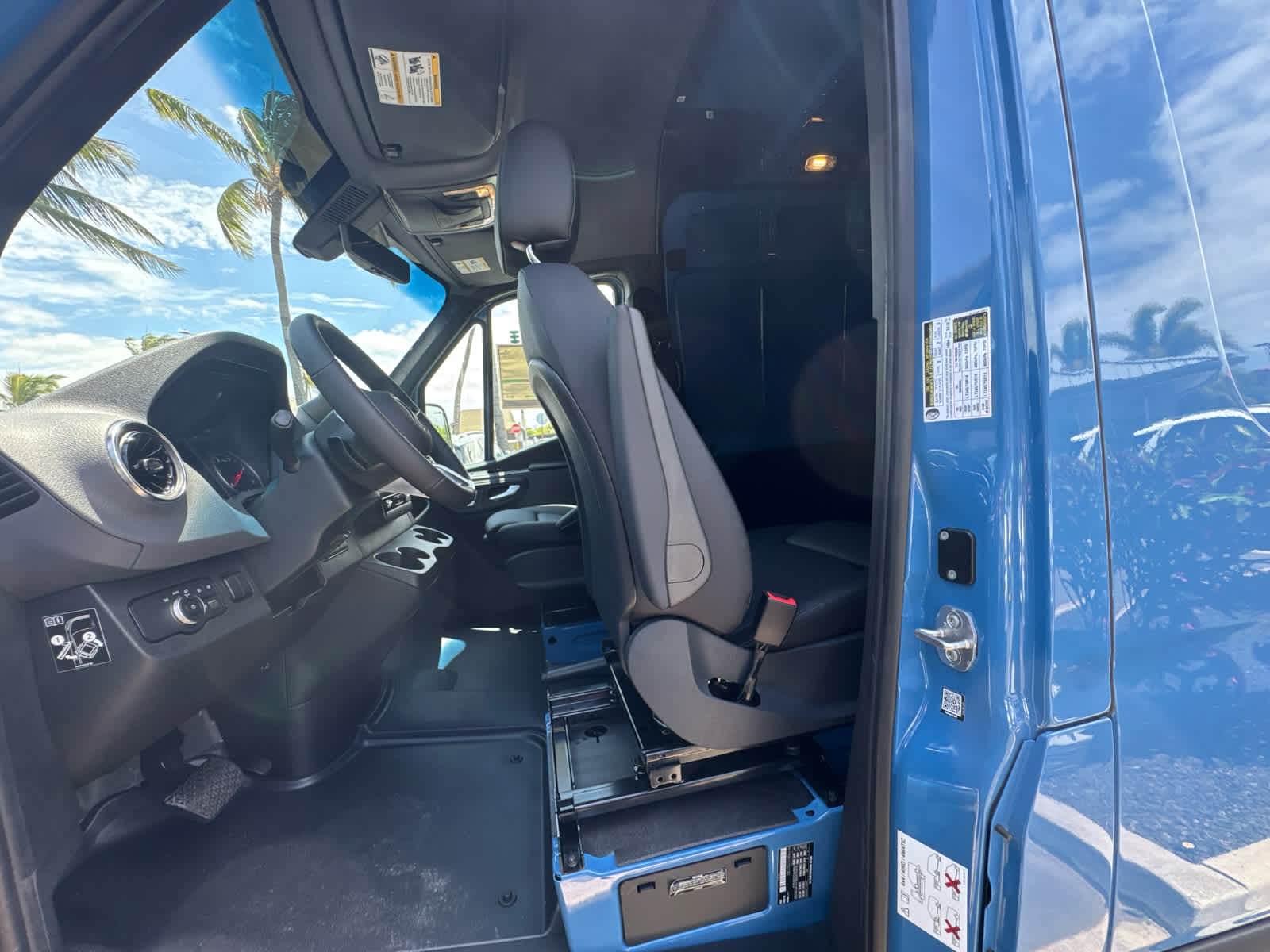 2026 Mercedes-Benz Sprinter 2500 Standard Roof I4 Diesel HO 144 AWD