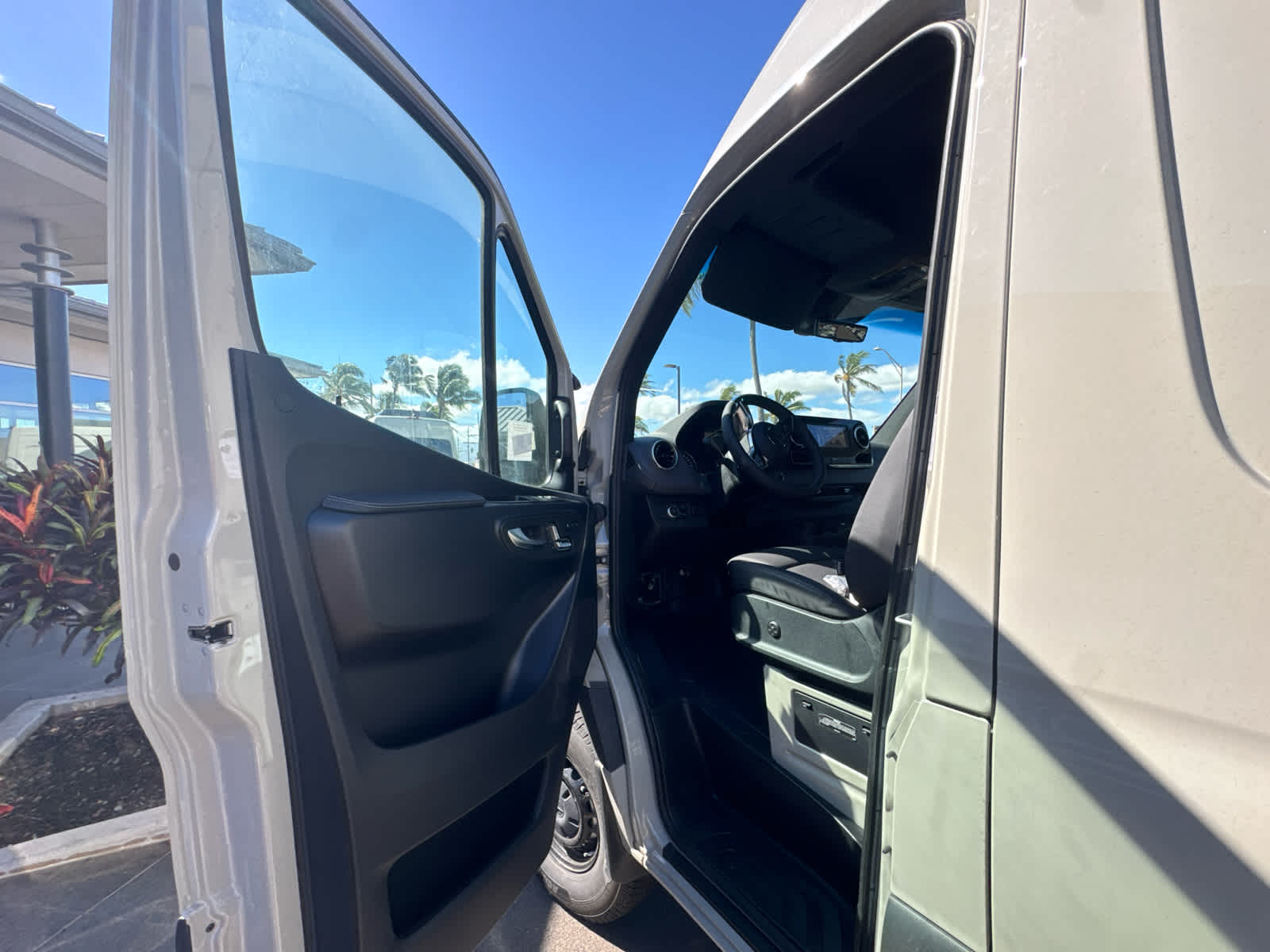 2026 Mercedes-Benz Sprinter 2500 Standard Roof I4 Diesel HO 144 AWD