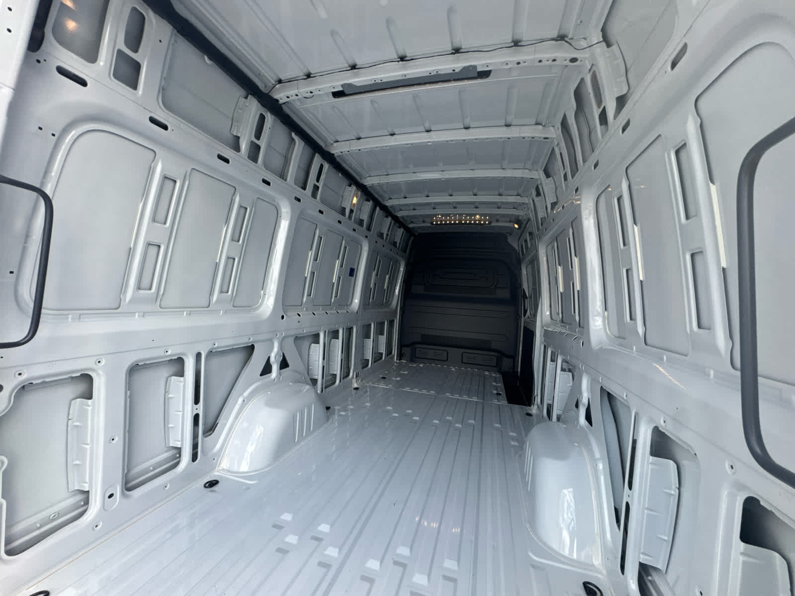 2026 Mercedes-Benz Sprinter 2500 High Roof I4 Diesel HO 170 RWD