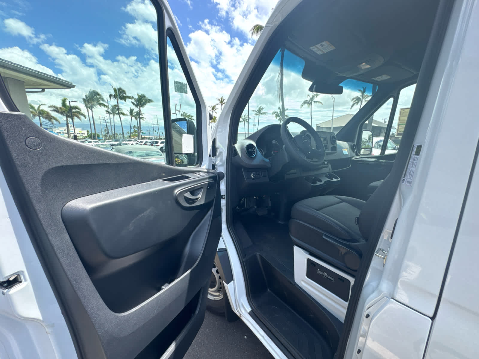 2026 Mercedes-Benz Sprinter 2500 High Roof I4 Diesel HO 170 RWD