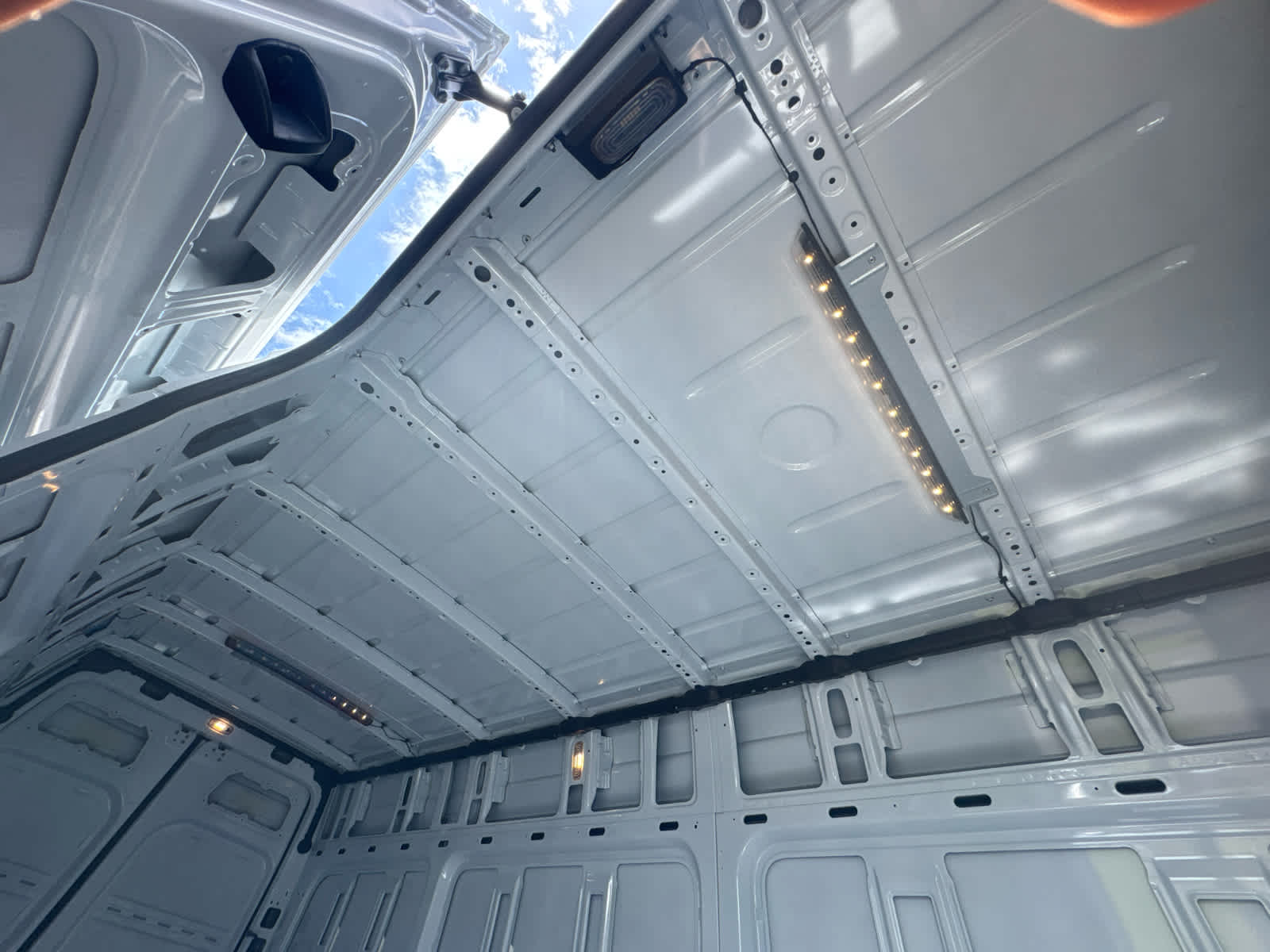 2026 Mercedes-Benz Sprinter 2500 High Roof I4 Diesel HO 170 RWD