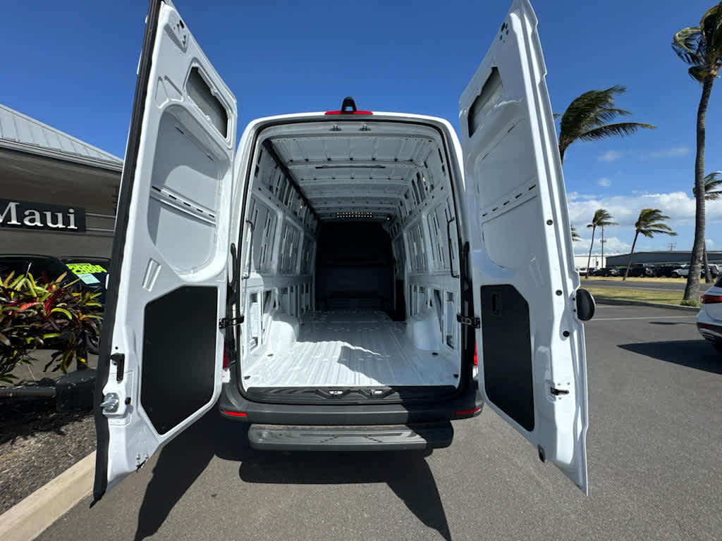 2026 Mercedes-Benz Sprinter 2500 High Roof I4 Diesel HO 170 RWD
