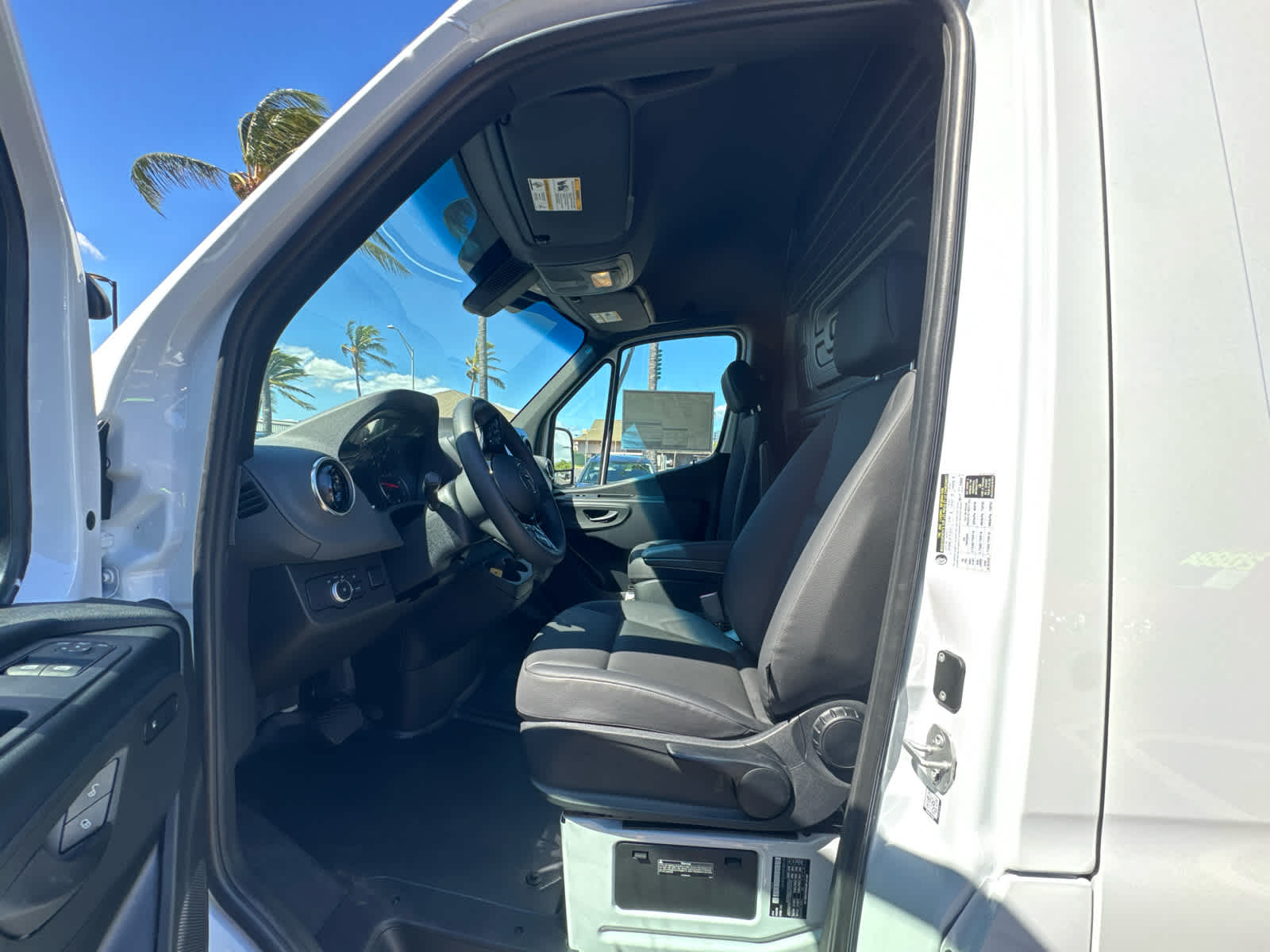 2026 Mercedes-Benz Sprinter 2500 High Roof I4 Diesel HO 170 RWD