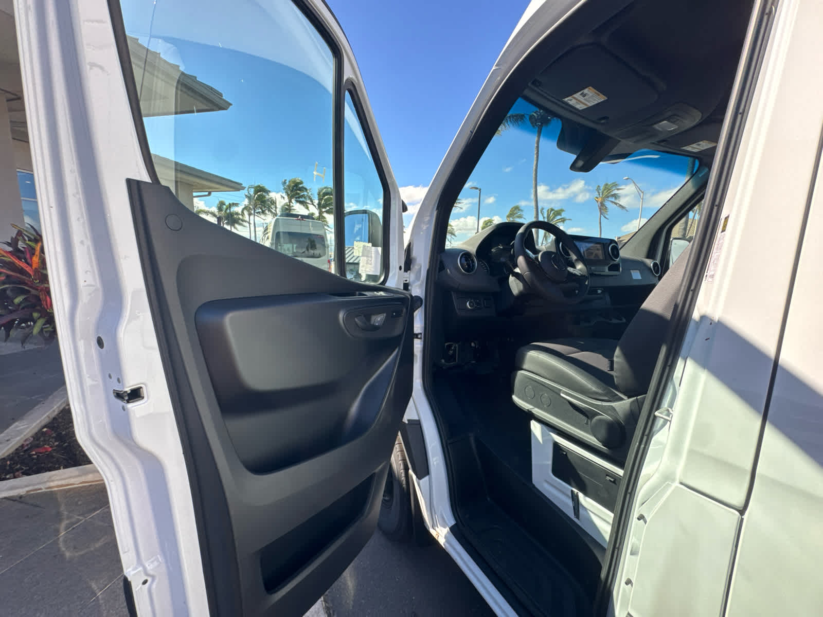 2026 Mercedes-Benz Sprinter 2500 High Roof I4 Diesel HO 170 RWD