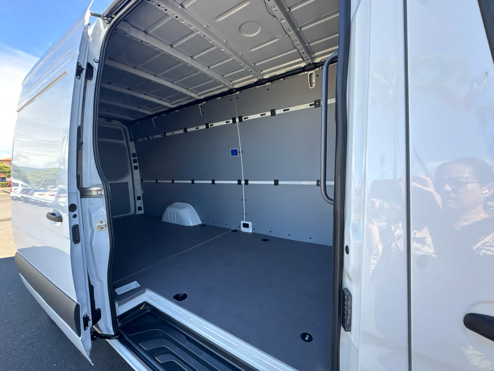 2026 Mercedes-Benz Sprinter 2500 High Roof I4 Diesel HO 170 RWD