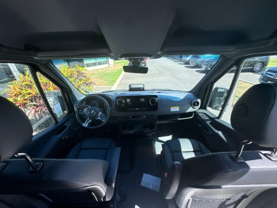 2026 Mercedes-Benz Sprinter Passenger Van 2500 High Roof I4 Diesel 170 RWD