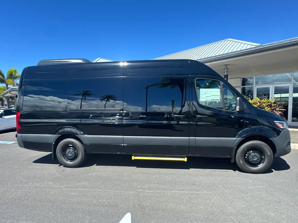 2026 Mercedes-Benz Sprinter Passenger Van 2500 High Roof I4 Diesel 170 RWD