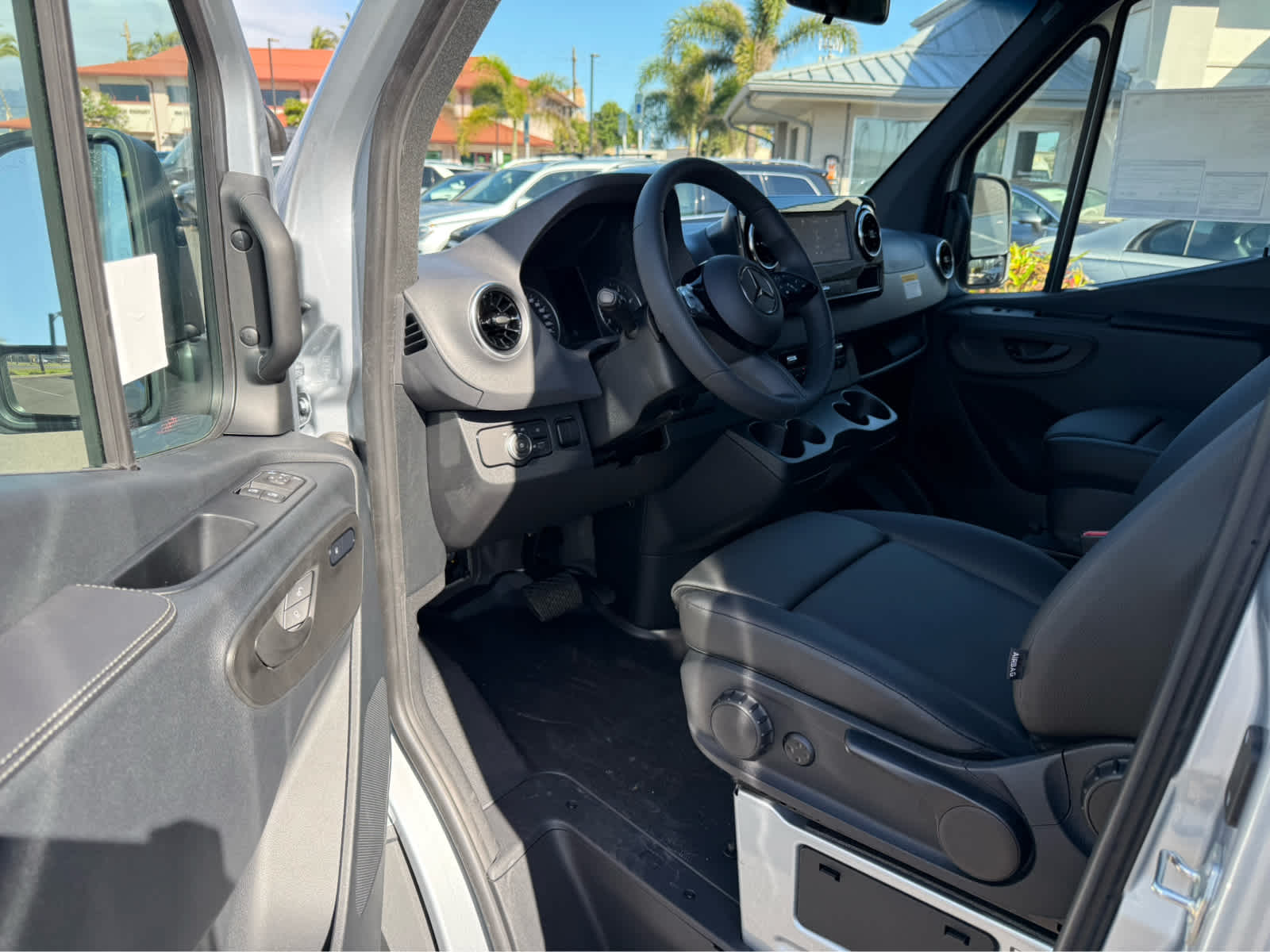 2025 Mercedes-Benz Sprinter 2500 Standard Roof I4 Diesel HO 144" RWD