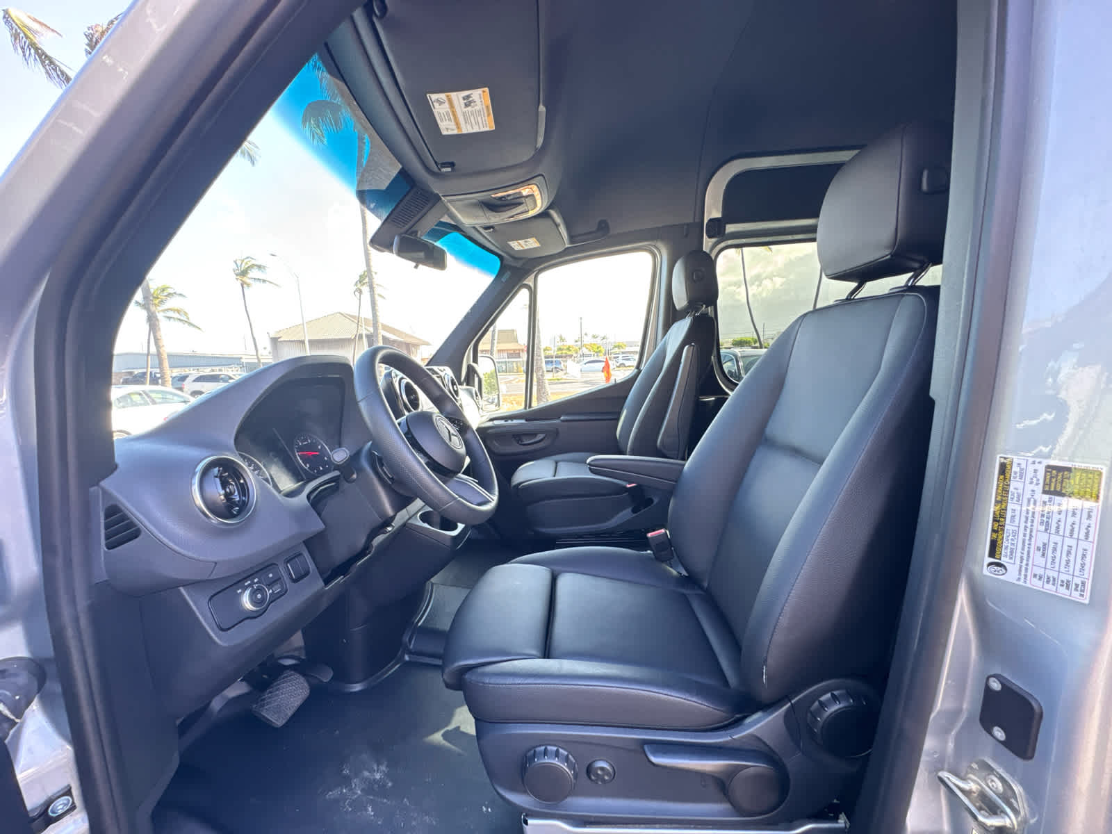 2025 Mercedes-Benz Sprinter Passenger Van 2500 Standard Roof I4 Diesel HO 144 RWD