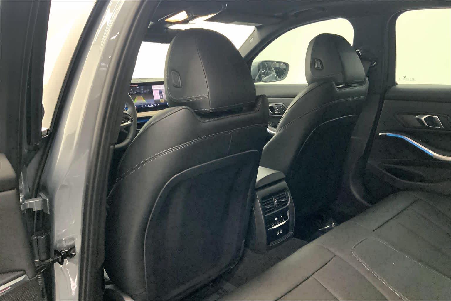 2025 BMW 330i 330i