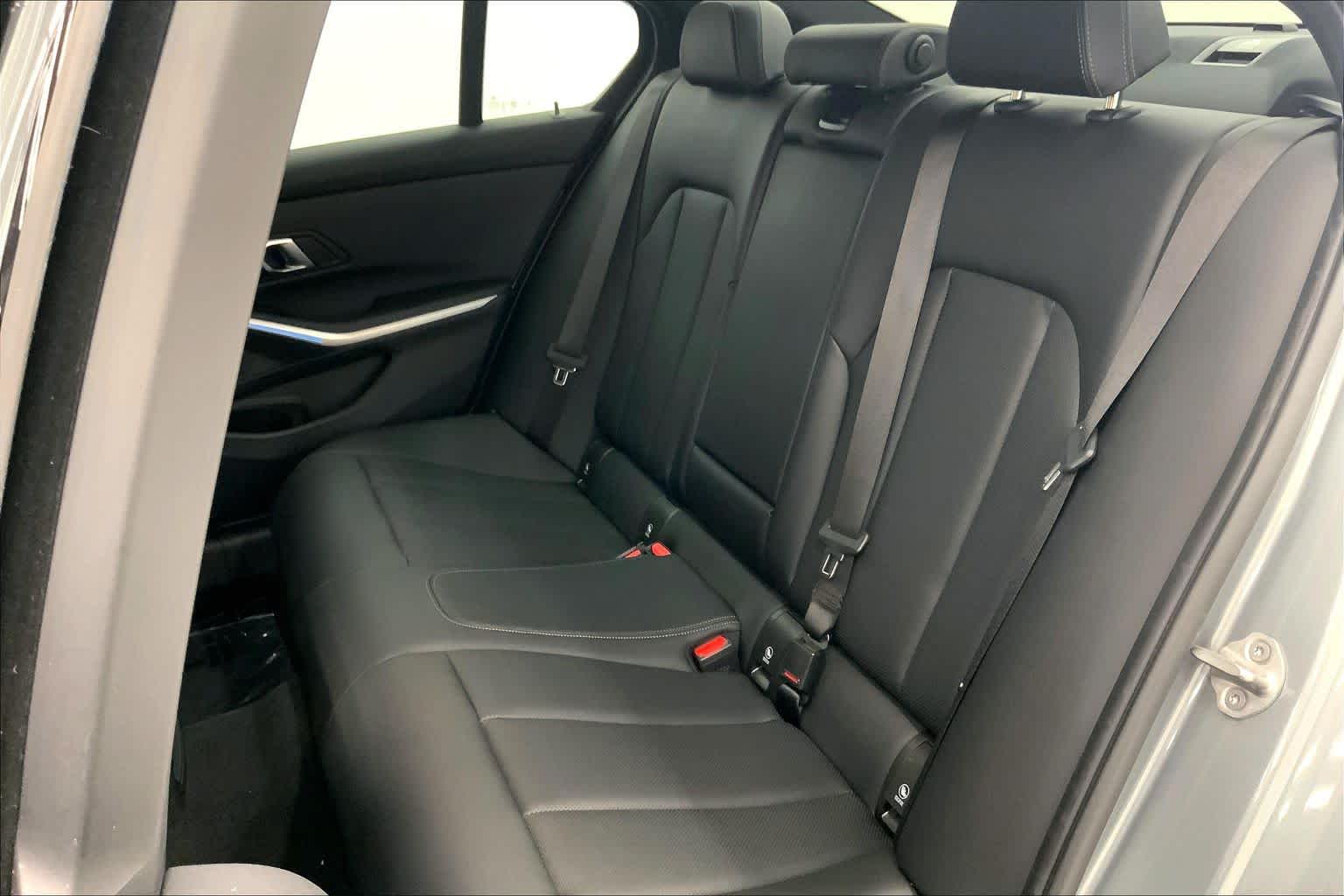 2025 BMW 330i 330i