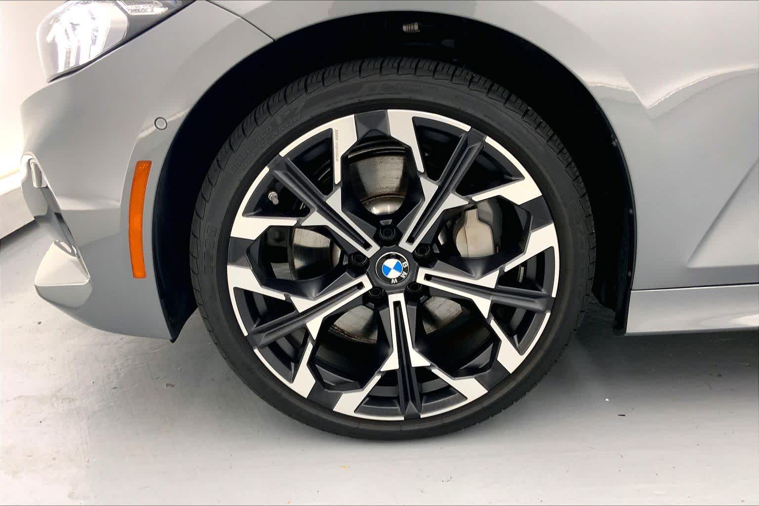 2025 BMW 330i 330i