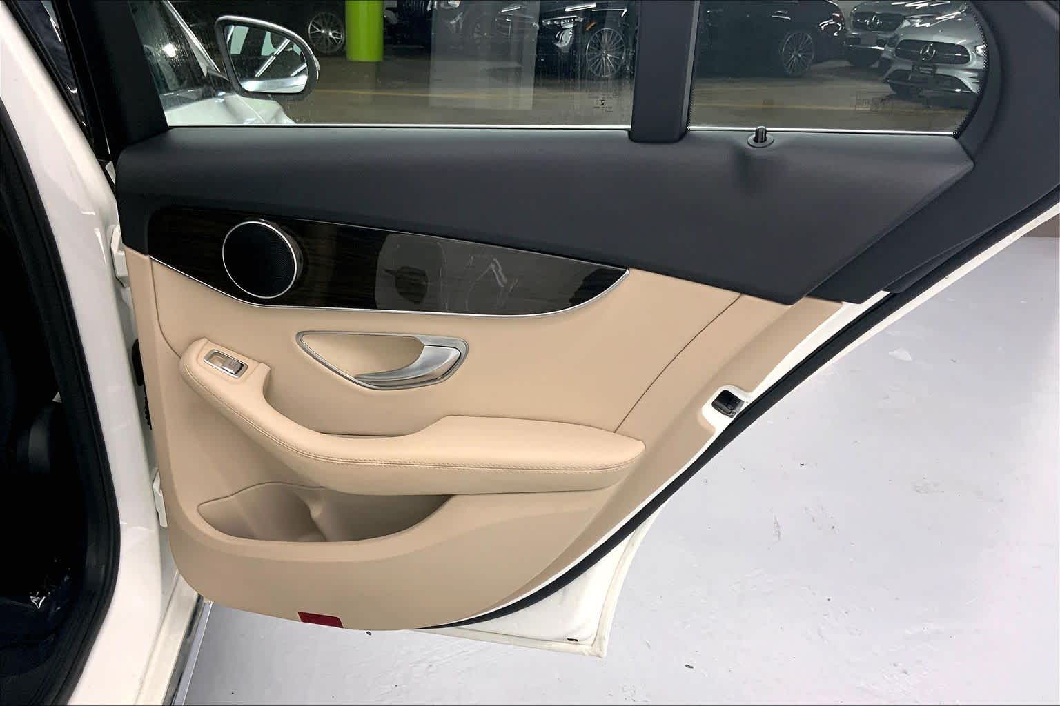 2016 Mercedes-Benz C 300 4dr Sdn RWD