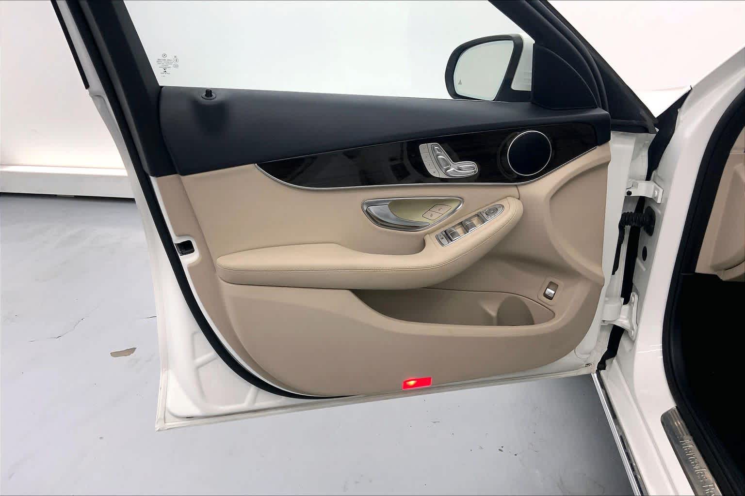 2016 Mercedes-Benz C 300 4dr Sdn RWD
