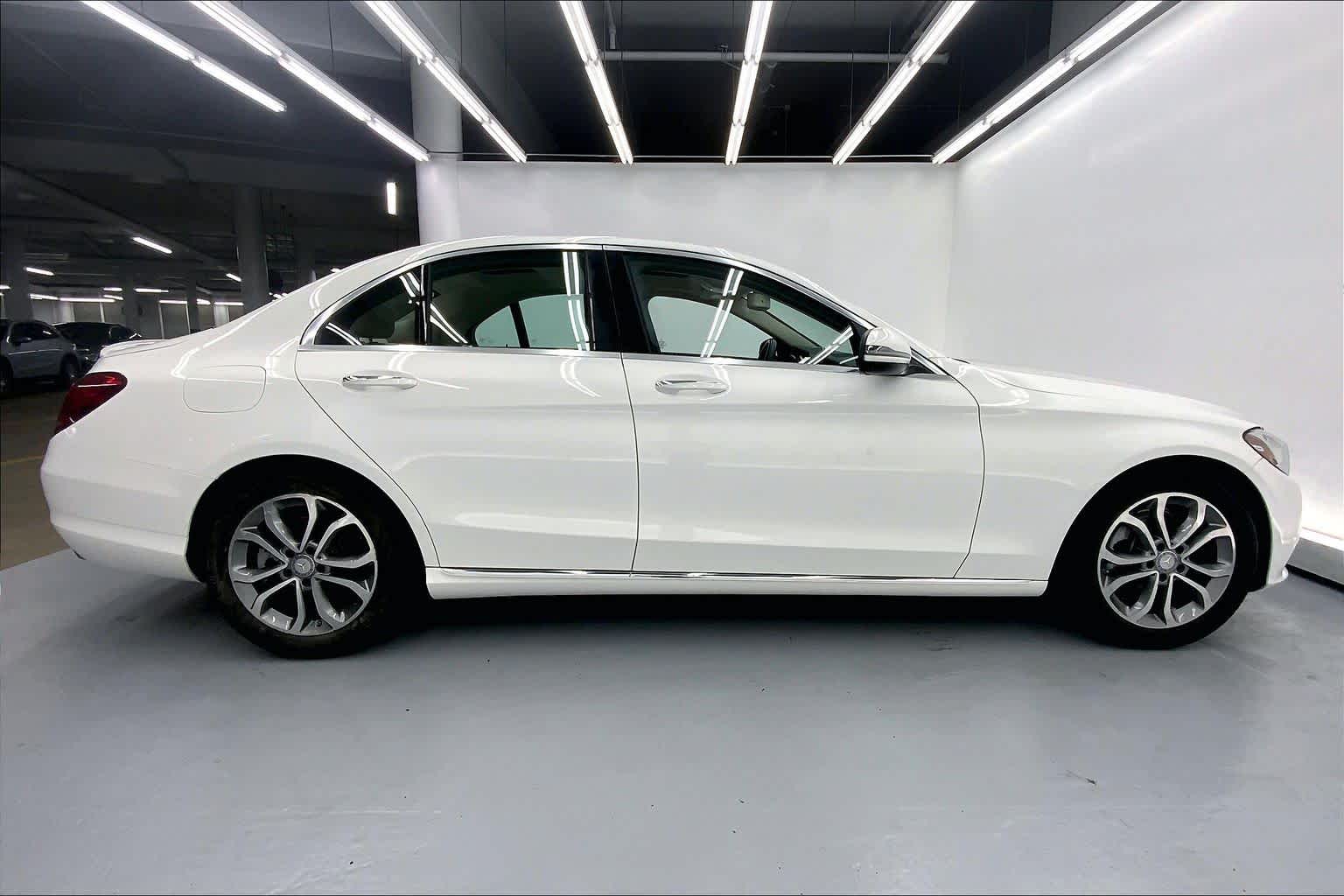 2016 Mercedes-Benz C 300 4dr Sdn RWD