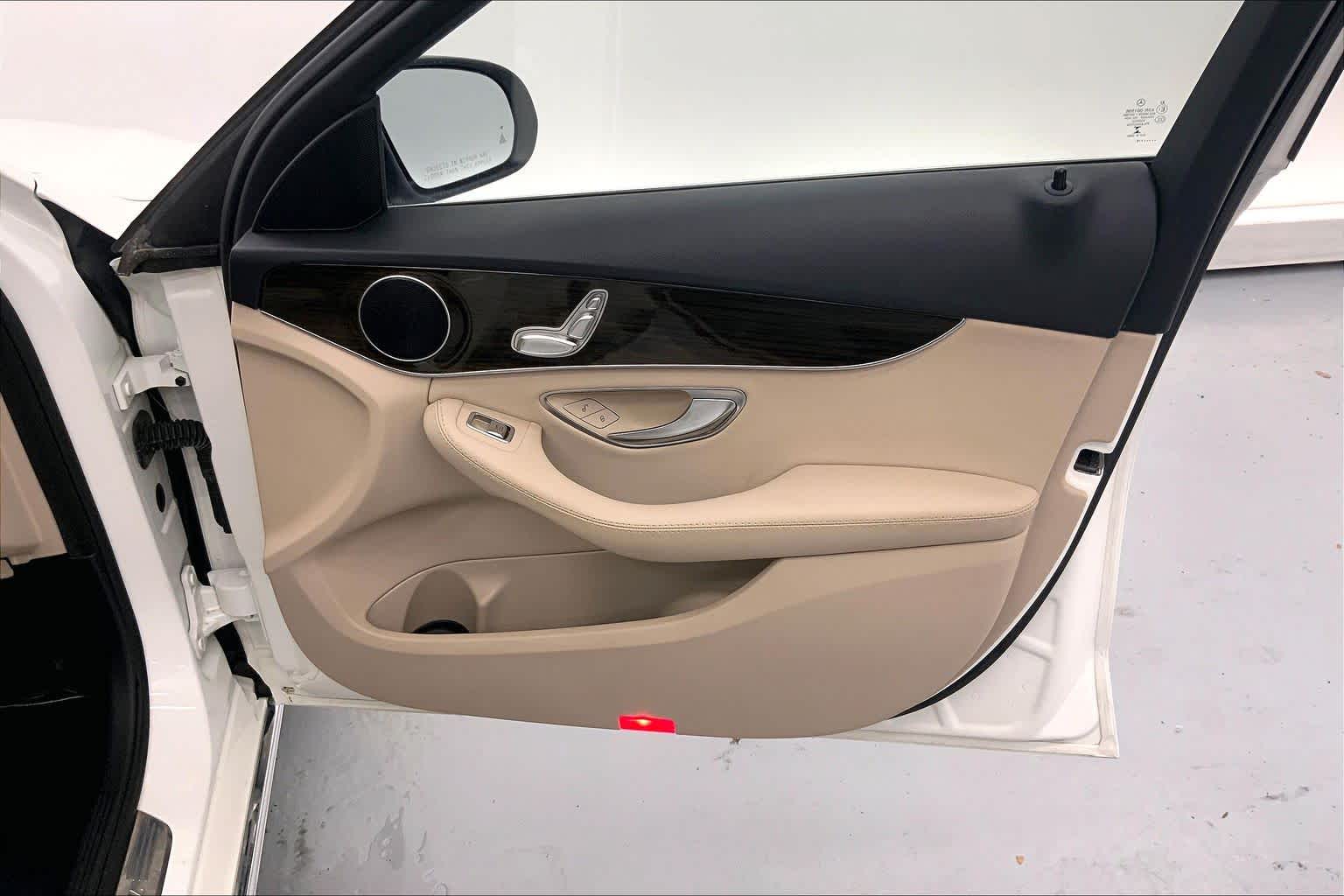 2016 Mercedes-Benz C 300 4dr Sdn RWD