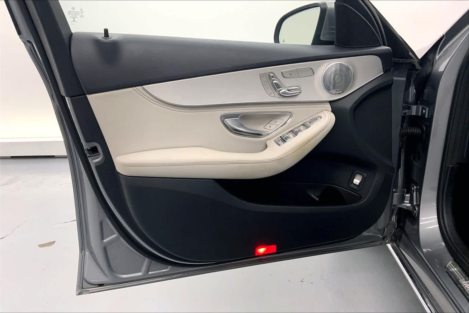 2016 Mercedes-Benz C 300 4dr Sdn RWD