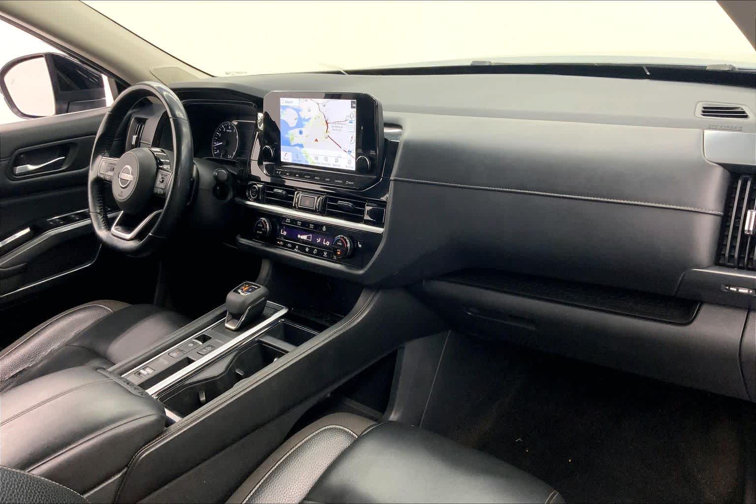 2022 Nissan Pathfinder SL