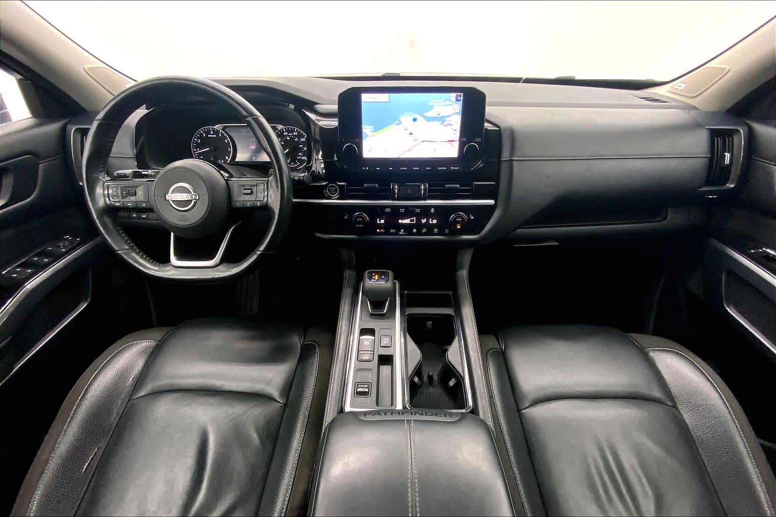 2022 Nissan Pathfinder SL