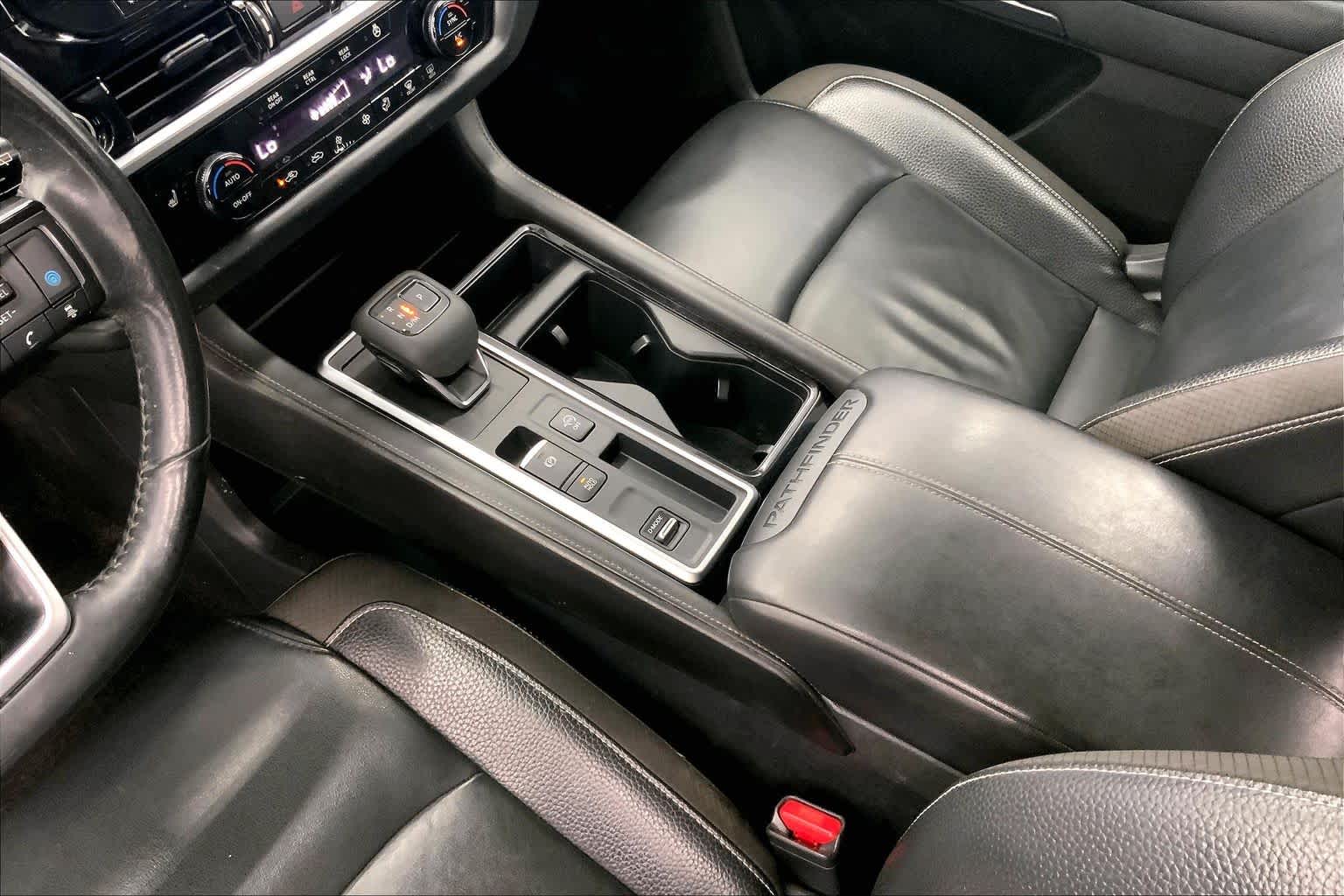 2022 Nissan Pathfinder SL