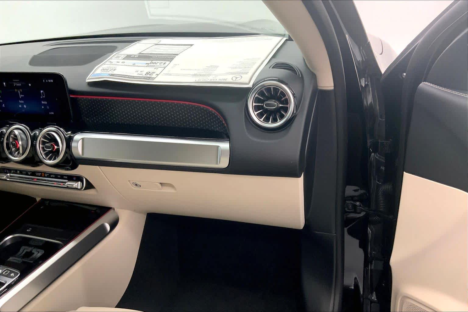 2026 Mercedes-Benz GLB 250 SUV